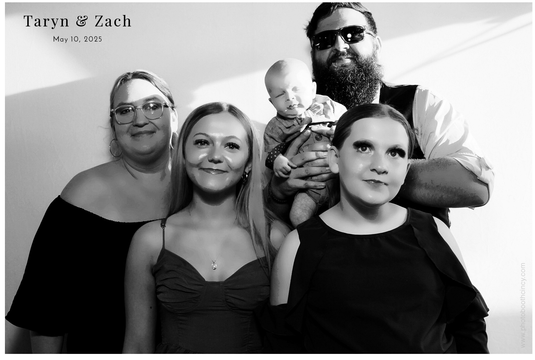 Taryn & Zach  | View more photos from the event at gallery.photoboothcincy.com/u/PhotoBoothCincy/Taryn-Zach