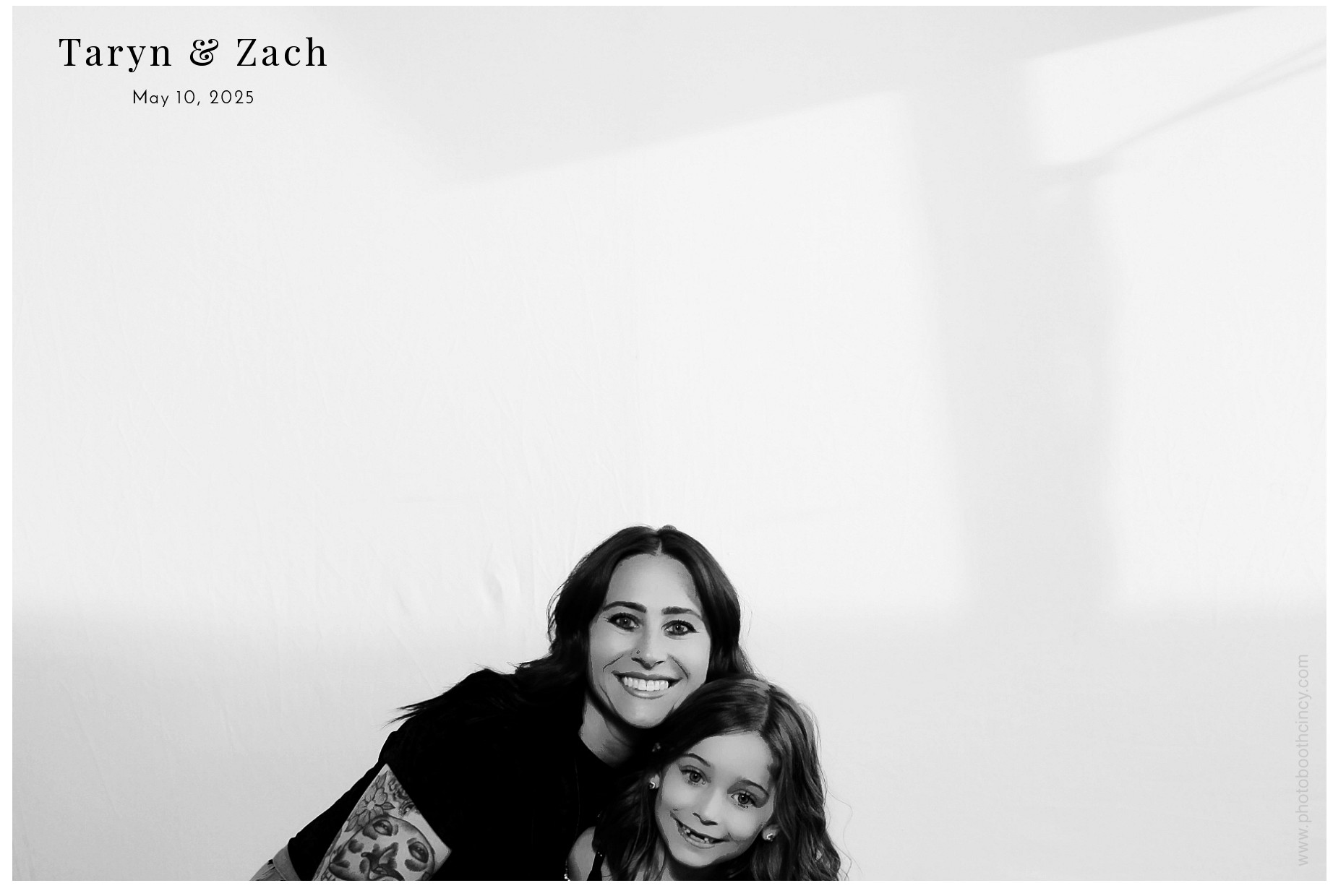 Taryn & Zach  | View more photos from the event at gallery.photoboothcincy.com/u/PhotoBoothCincy/Taryn-Zach