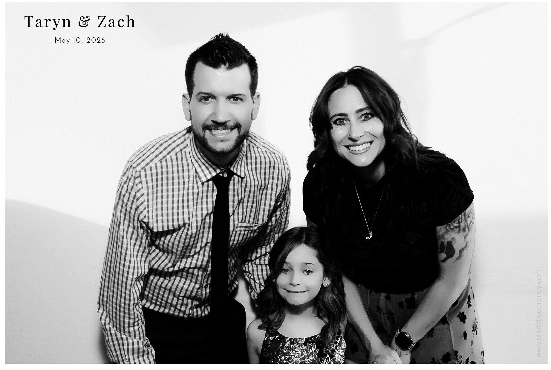 Taryn & Zach  | View more photos from the event at gallery.photoboothcincy.com/u/PhotoBoothCincy/Taryn-Zach
