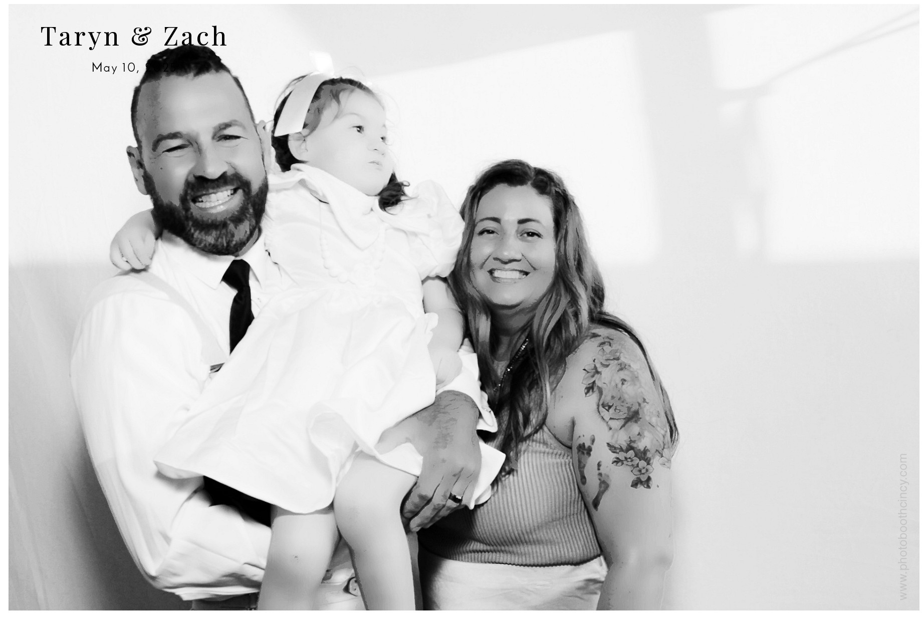 Taryn & Zach  | View more photos from the event at gallery.photoboothcincy.com/u/PhotoBoothCincy/Taryn-Zach