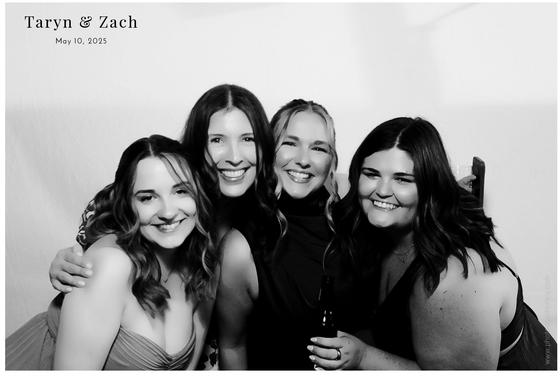 Taryn & Zach  | View more photos from the event at gallery.photoboothcincy.com/u/PhotoBoothCincy/Taryn-Zach