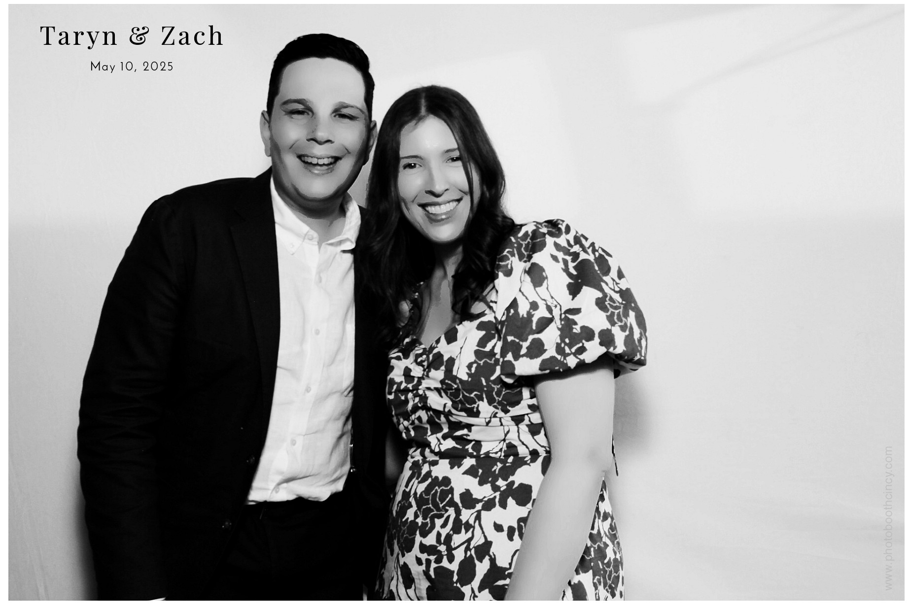 Taryn & Zach  | View more photos from the event at gallery.photoboothcincy.com/u/PhotoBoothCincy/Taryn-Zach