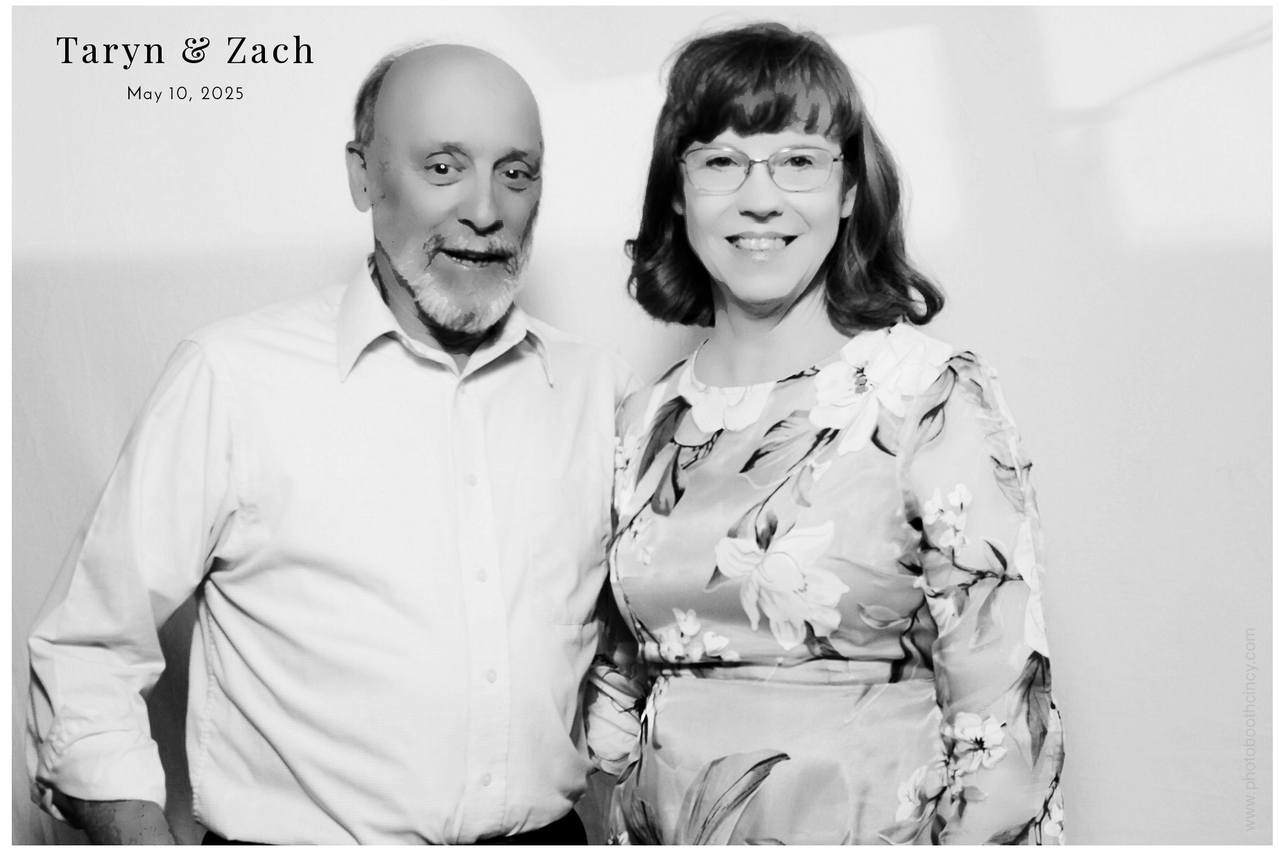 Taryn & Zach  | View more photos from the event at gallery.photoboothcincy.com/u/PhotoBoothCincy/Taryn-Zach