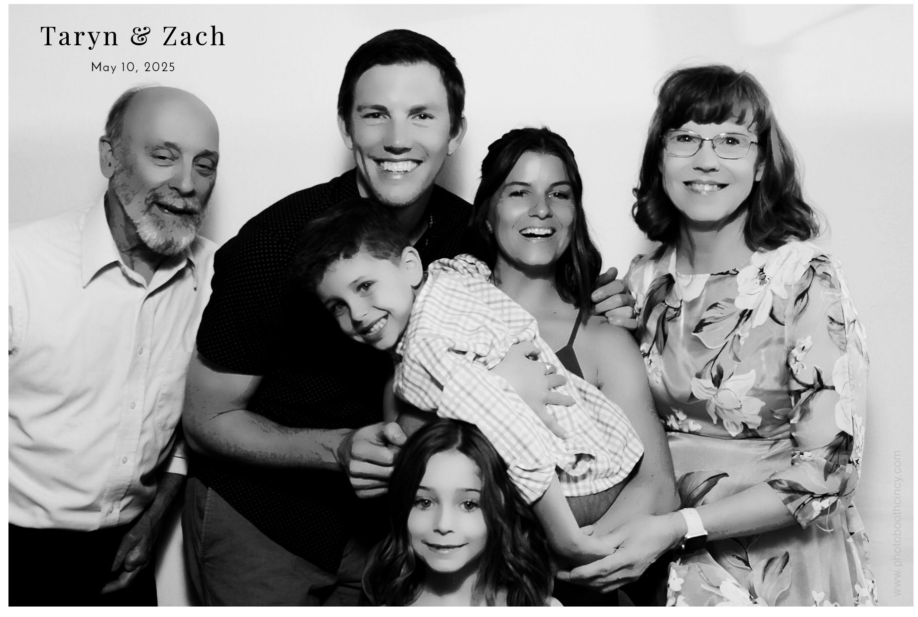 Taryn & Zach  | View more photos from the event at gallery.photoboothcincy.com/u/PhotoBoothCincy/Taryn-Zach