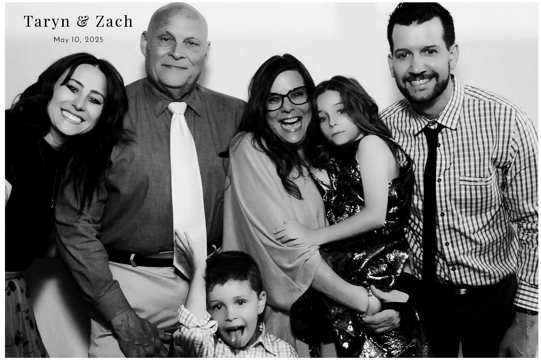 Taryn & Zach  | View more photos from the event at gallery.photoboothcincy.com/u/PhotoBoothCincy/Taryn-Zach