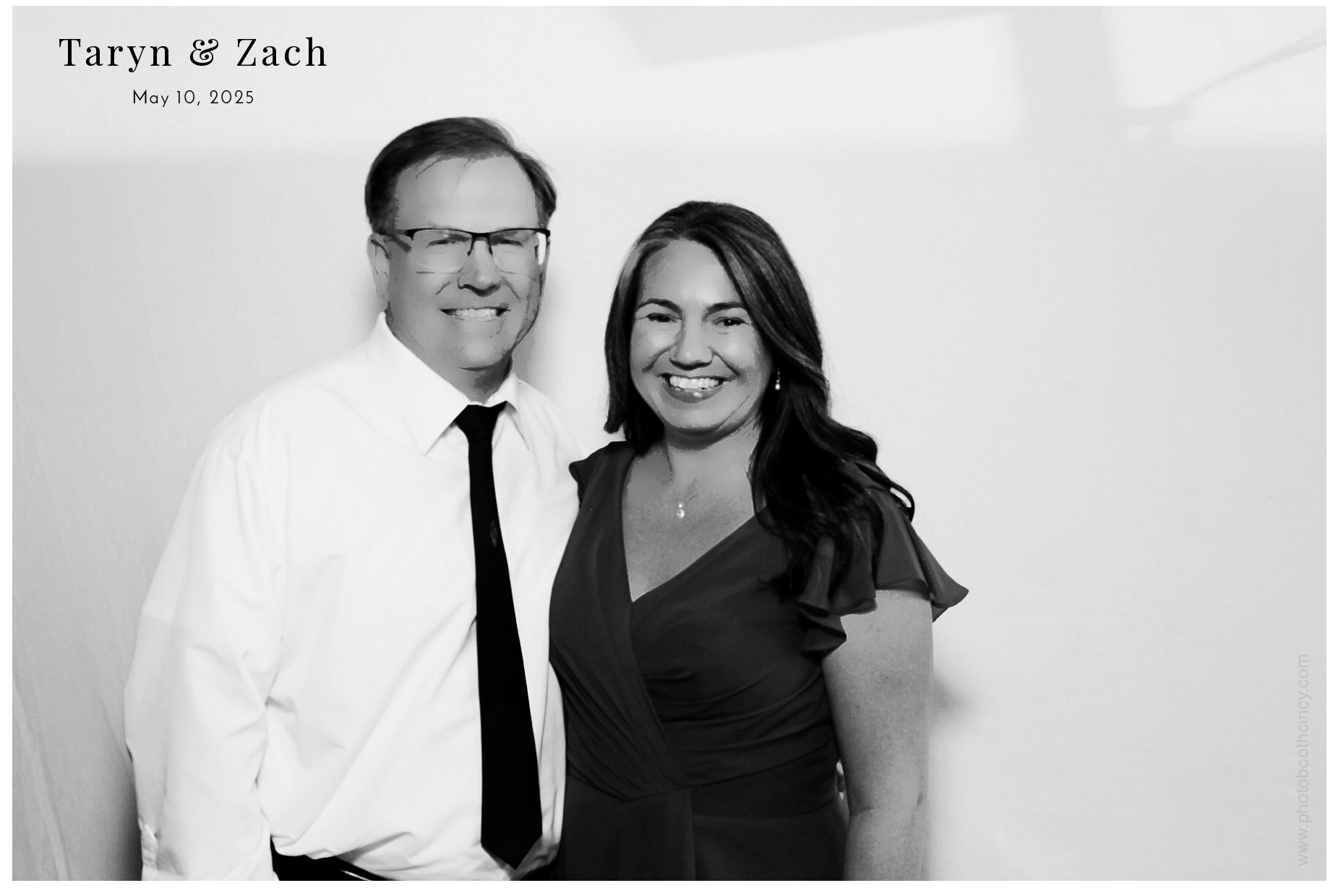 Taryn & Zach  | View more photos from the event at gallery.photoboothcincy.com/u/PhotoBoothCincy/Taryn-Zach