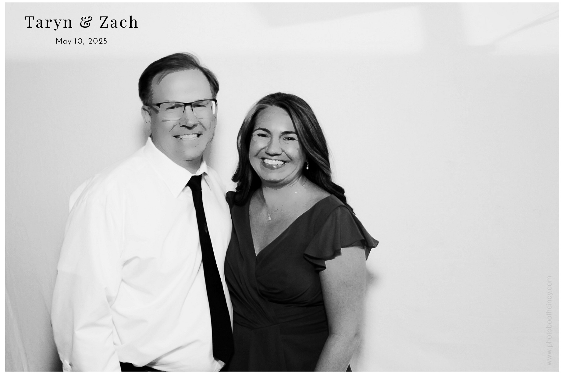 Taryn & Zach  | View more photos from the event at gallery.photoboothcincy.com/u/PhotoBoothCincy/Taryn-Zach
