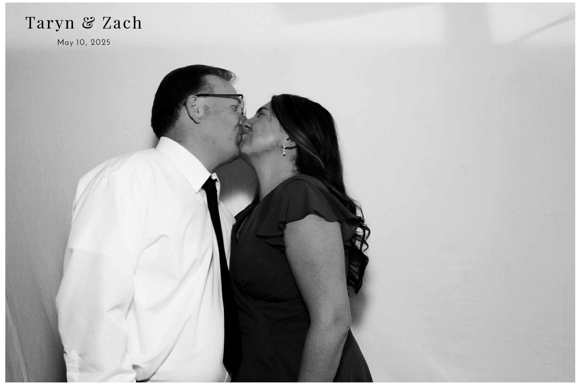 Taryn & Zach  | View more photos from the event at gallery.photoboothcincy.com/u/PhotoBoothCincy/Taryn-Zach