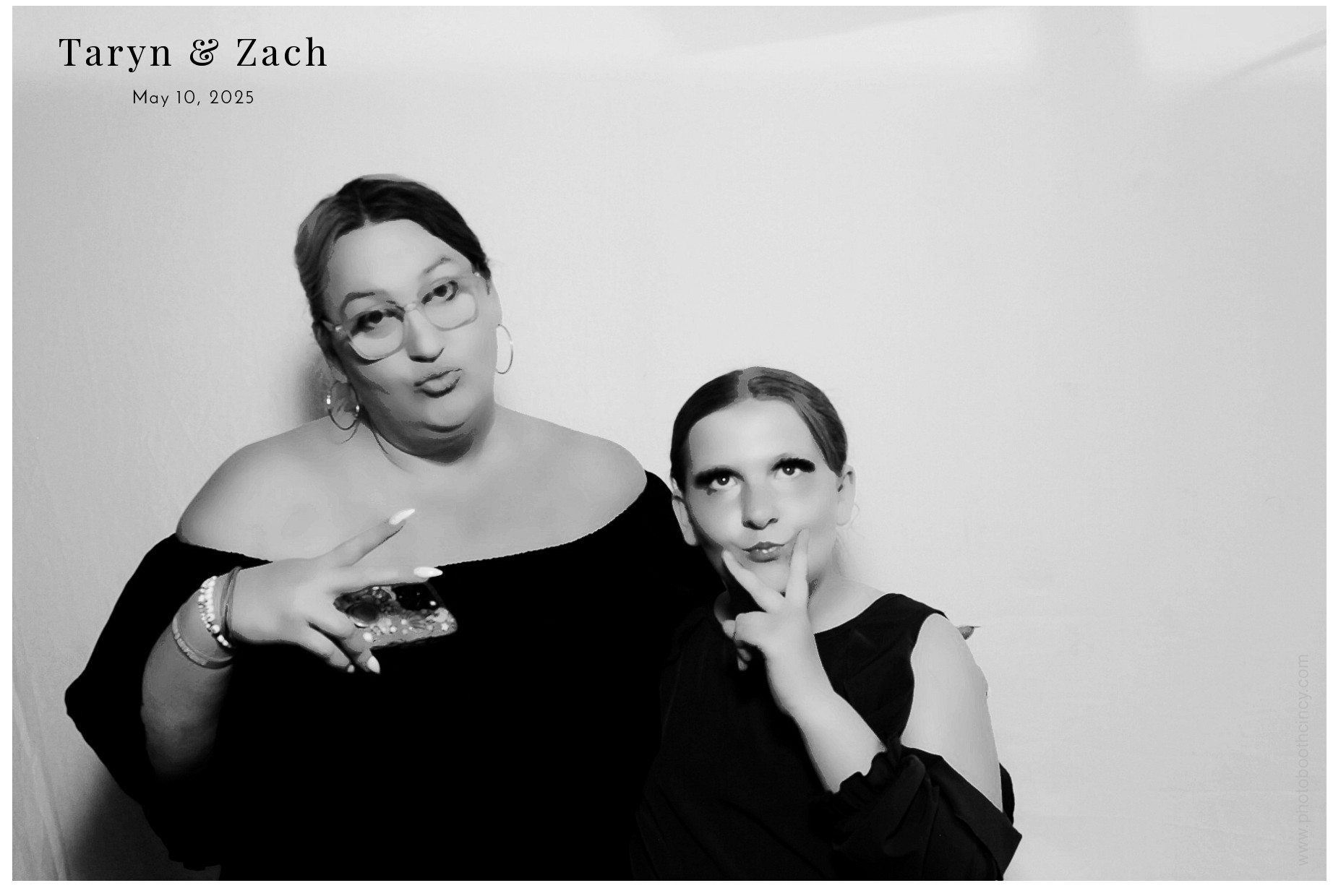 Taryn & Zach  | View more photos from the event at gallery.photoboothcincy.com/u/PhotoBoothCincy/Taryn-Zach