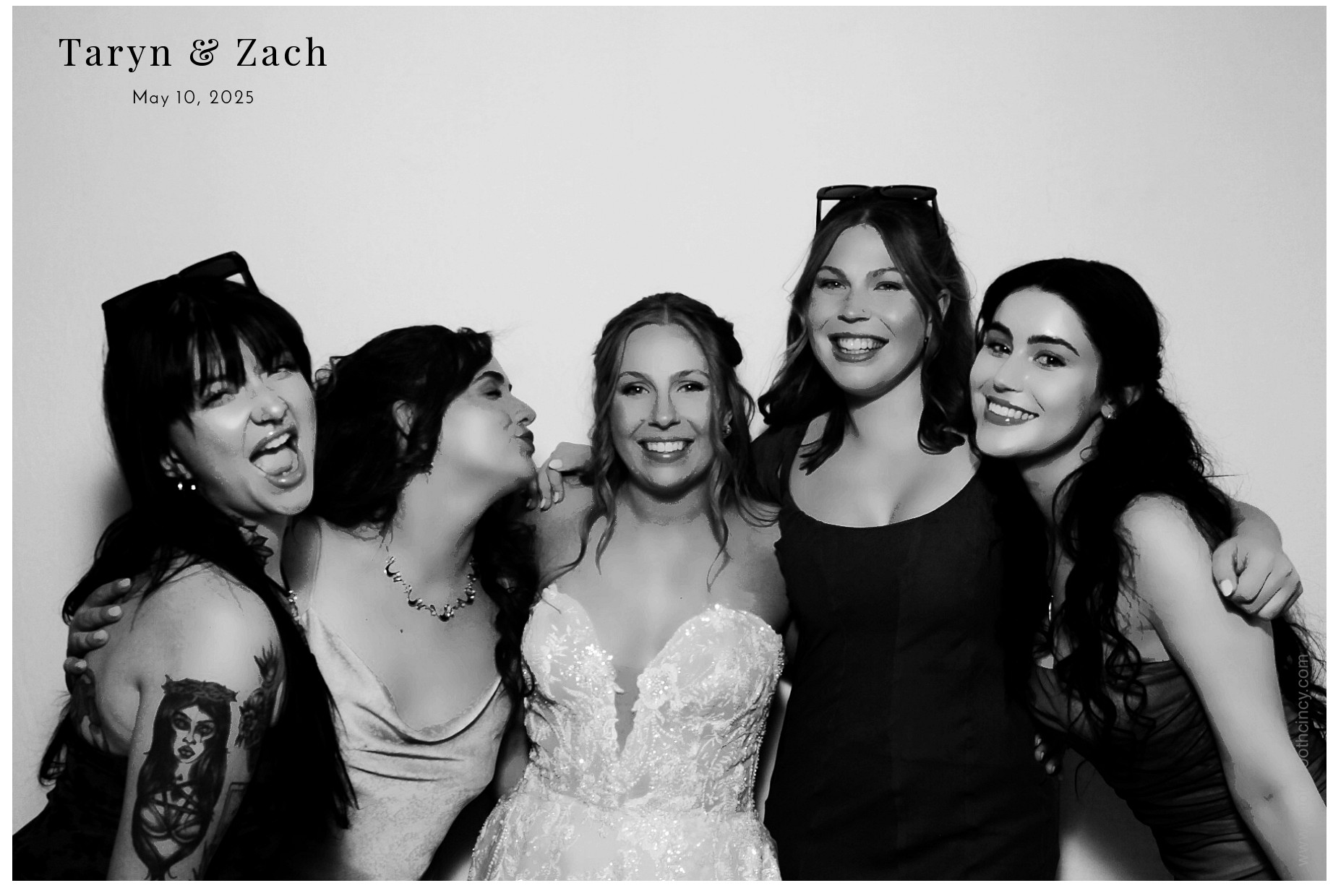 Taryn & Zach  | View more photos from the event at gallery.photoboothcincy.com/u/PhotoBoothCincy/Taryn-Zach