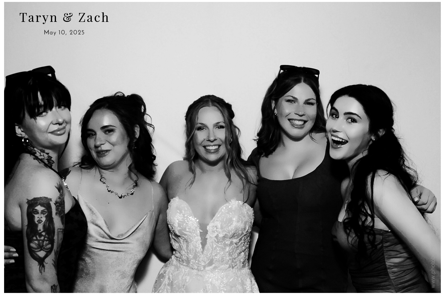 Taryn & Zach  | View more photos from the event at gallery.photoboothcincy.com/u/PhotoBoothCincy/Taryn-Zach