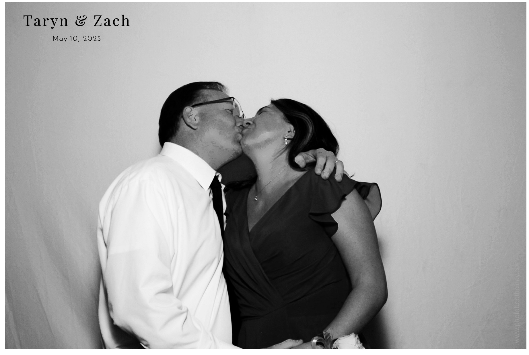 Taryn & Zach  | View more photos from the event at gallery.photoboothcincy.com/u/PhotoBoothCincy/Taryn-Zach