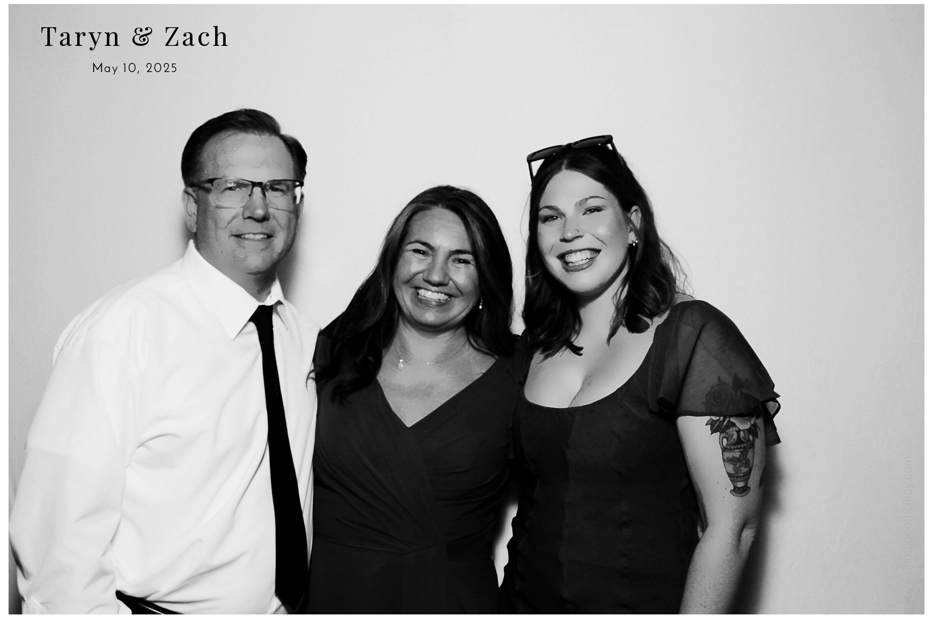 Taryn & Zach  | View more photos from the event at gallery.photoboothcincy.com/u/PhotoBoothCincy/Taryn-Zach