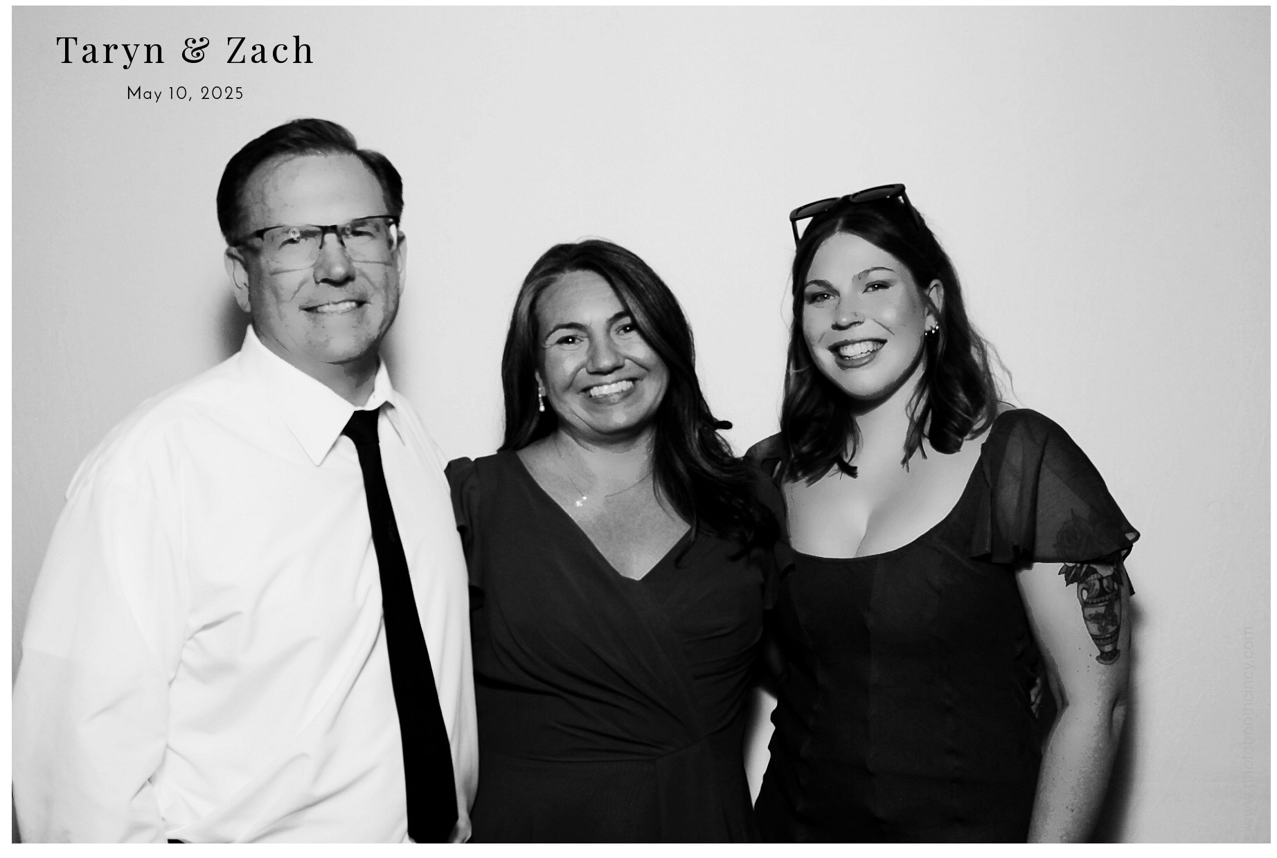 Taryn & Zach  | View more photos from the event at gallery.photoboothcincy.com/u/PhotoBoothCincy/Taryn-Zach