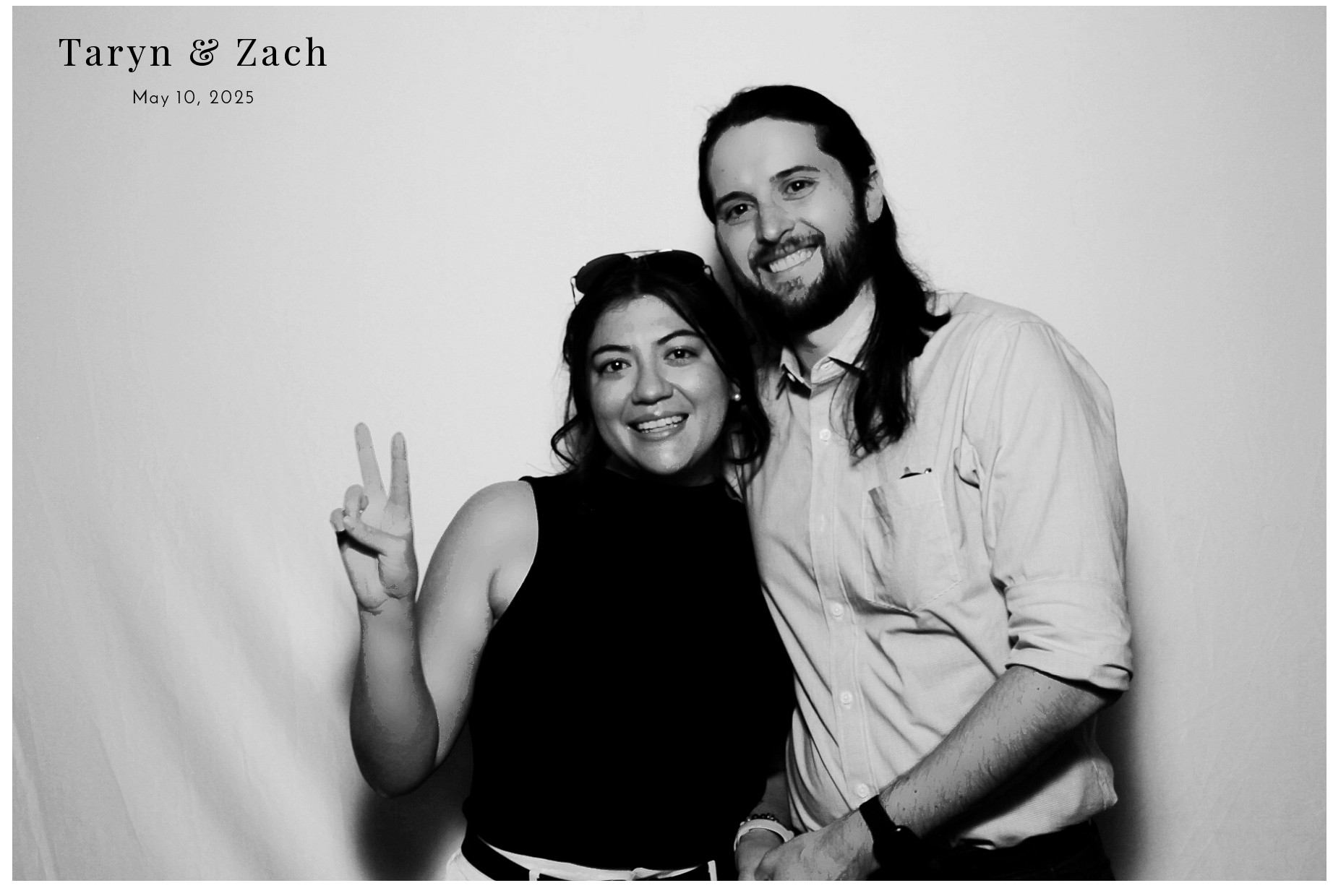 Taryn & Zach  | View more photos from the event at gallery.photoboothcincy.com/u/PhotoBoothCincy/Taryn-Zach