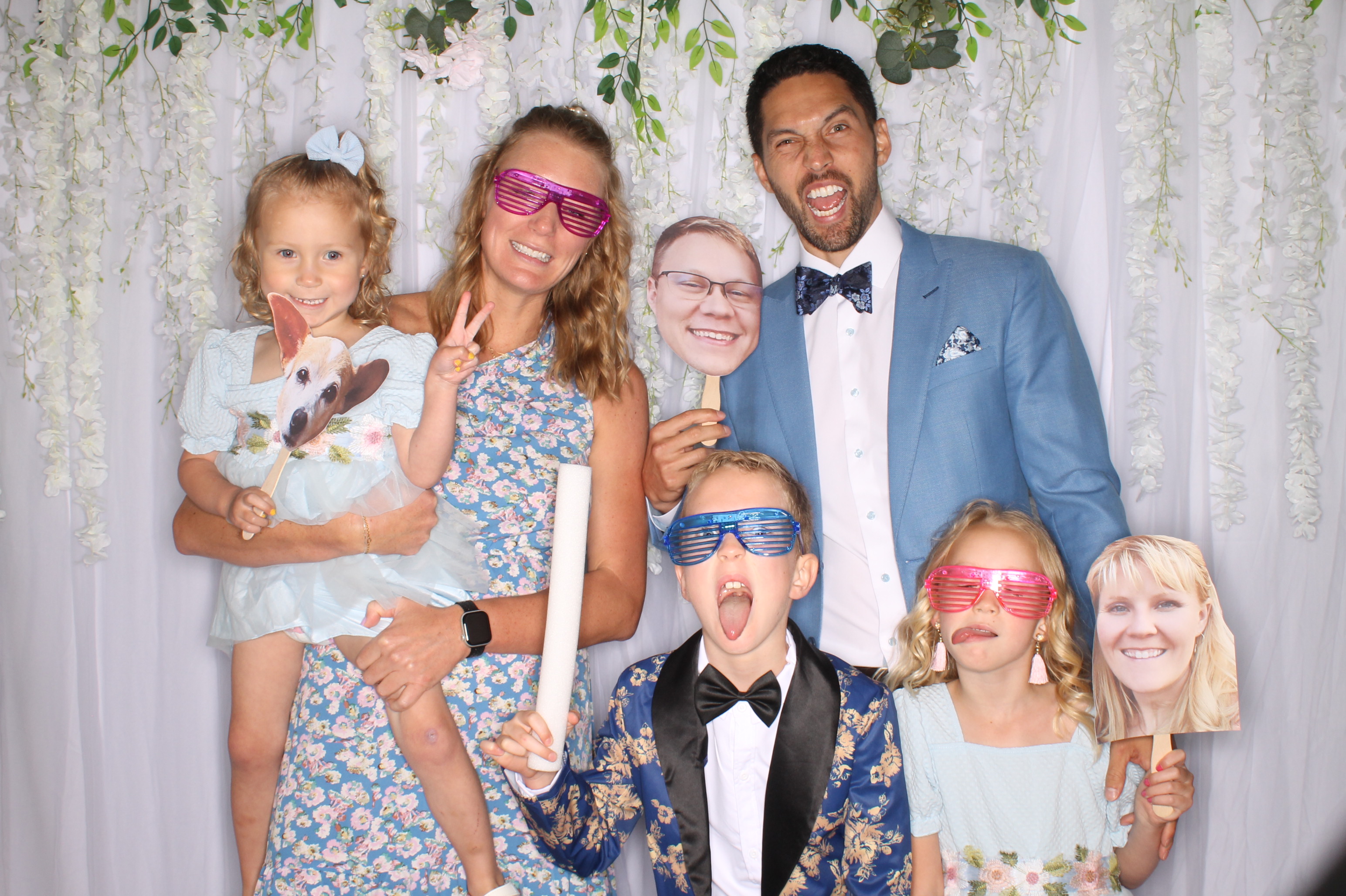 Taylor and Andrew's Wedding | View more photos from the event at gallery.photoboothcincy.com/u/PhotoBoothCincy/Taylor-and-Andrews-Wedding