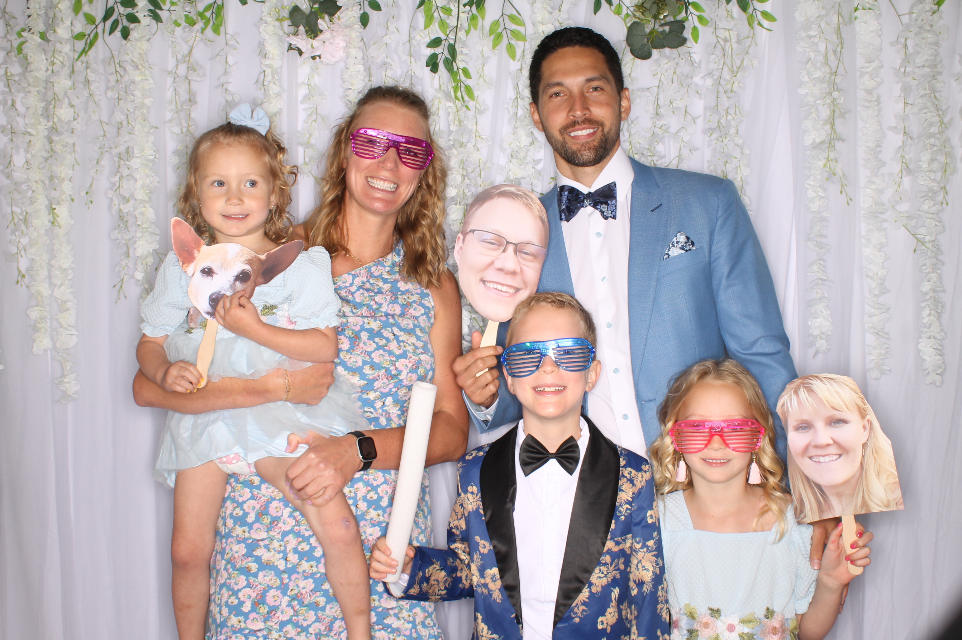 Taylor and Andrew's Wedding | View more photos from the event at gallery.photoboothcincy.com/u/PhotoBoothCincy/Taylor-and-Andrews-Wedding