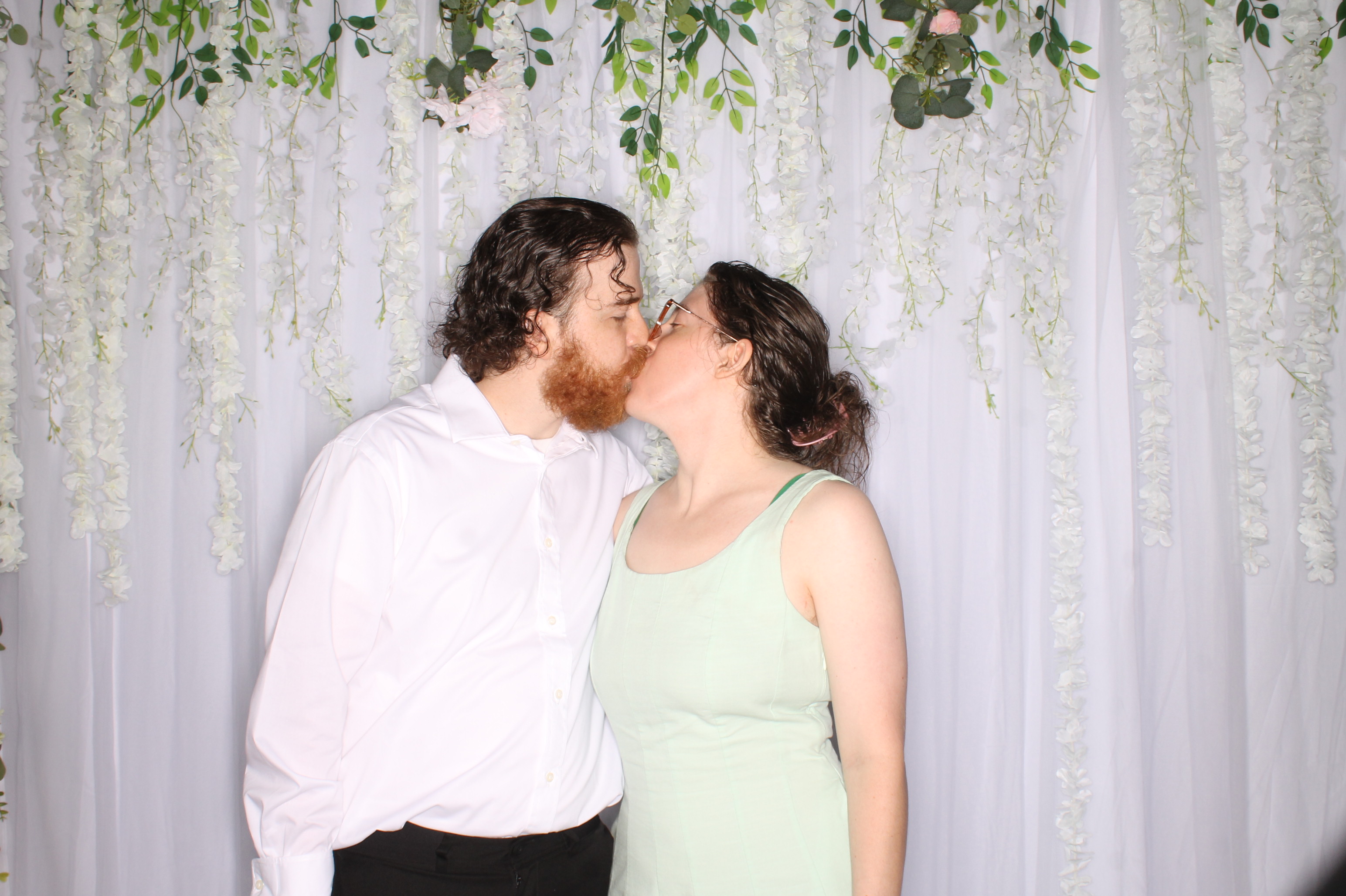 Taylor and Andrew's Wedding | View more photos from the event at gallery.photoboothcincy.com/u/PhotoBoothCincy/Taylor-and-Andrews-Wedding