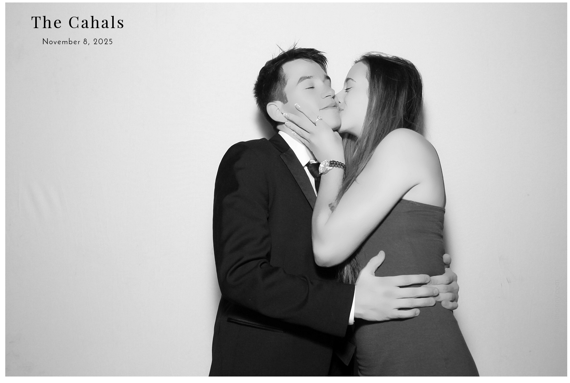 The Cahal's  | View more photos from the event at gallery.photoboothcincy.com/u/PhotoBoothCincy/The-Cahals