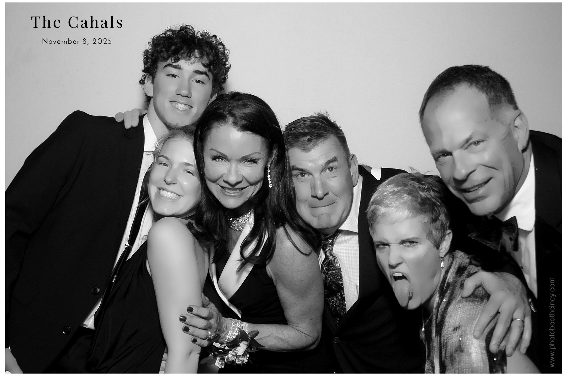The Cahal's  | View more photos from the event at gallery.photoboothcincy.com/u/PhotoBoothCincy/The-Cahals