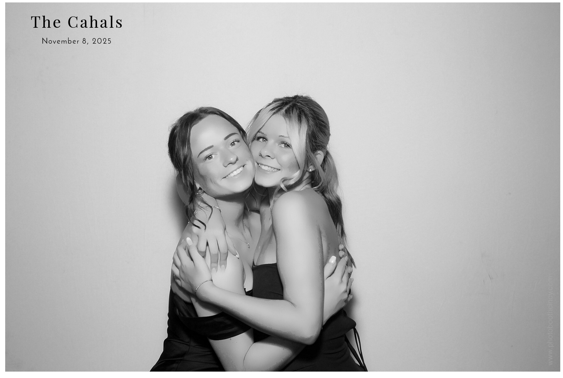 The Cahal's  | View more photos from the event at gallery.photoboothcincy.com/u/PhotoBoothCincy/The-Cahals