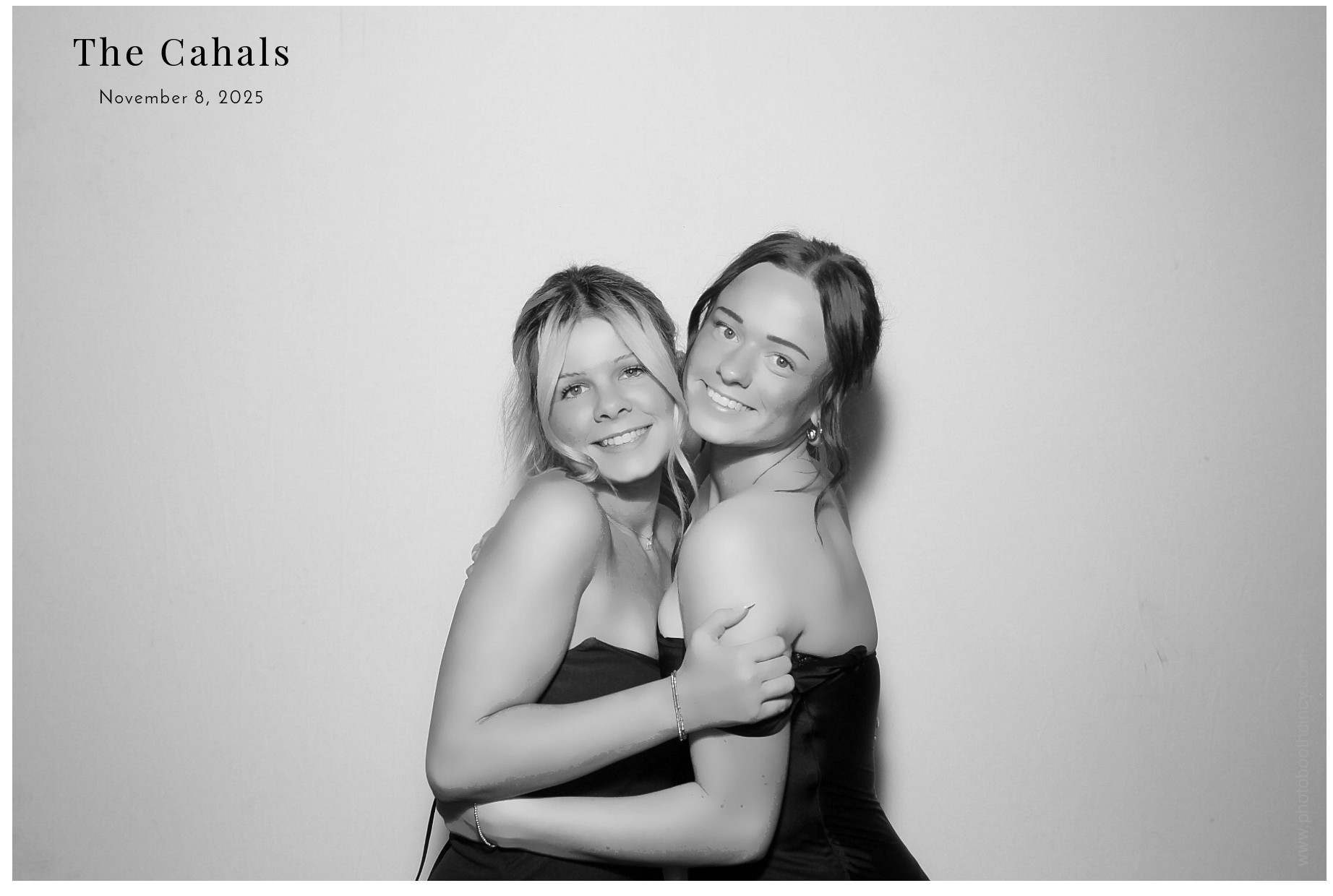 The Cahal's  | View more photos from the event at gallery.photoboothcincy.com/u/PhotoBoothCincy/The-Cahals