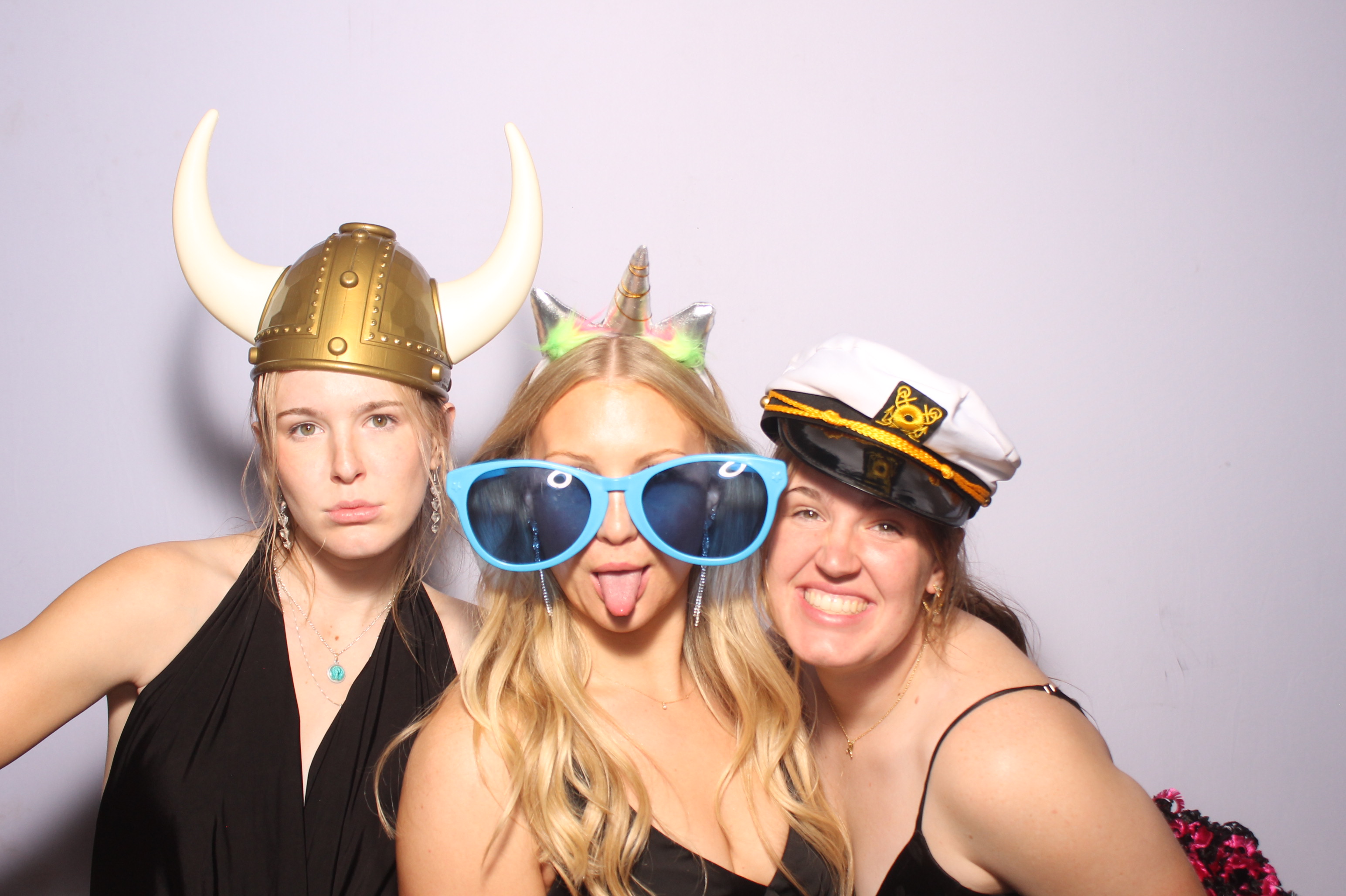 The Cahal's  | View more photos from the event at gallery.photoboothcincy.com/u/PhotoBoothCincy/The-Cahals