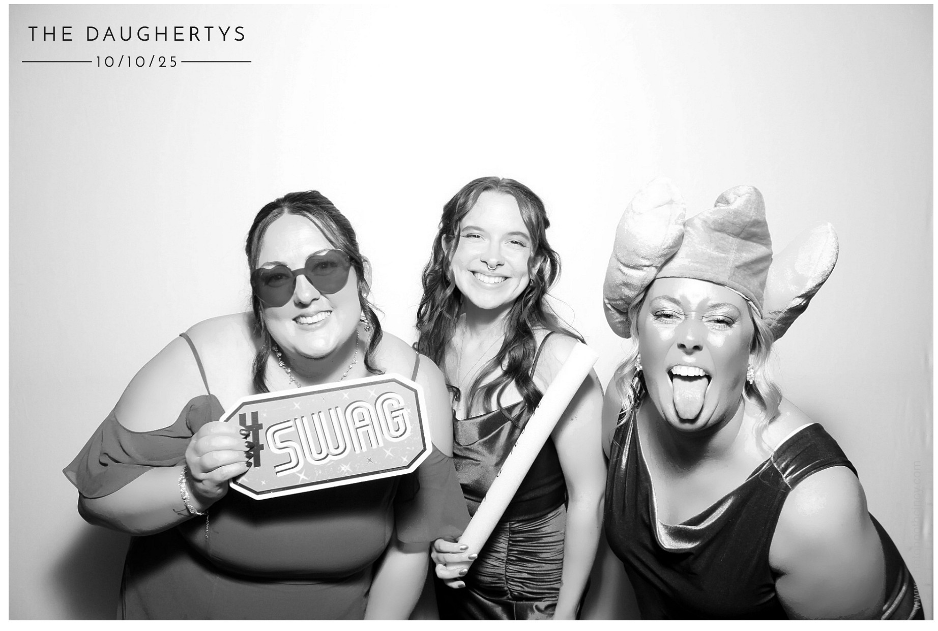 The Daugherty's | View more photos from the event at gallery.photoboothcincy.com/u/PhotoBoothCincy/The-Daughertys
