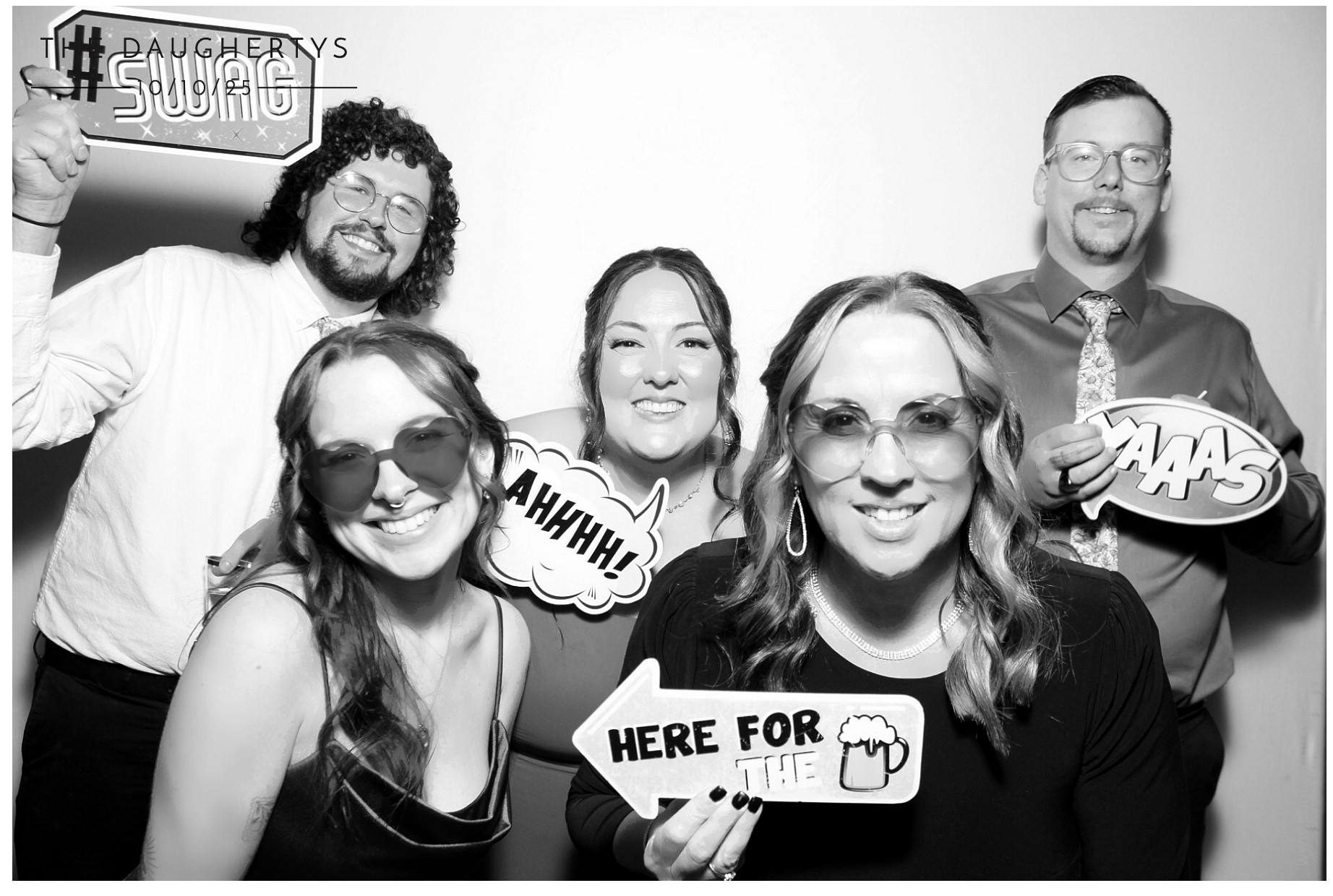 The Daugherty's | View more photos from the event at gallery.photoboothcincy.com/u/PhotoBoothCincy/The-Daughertys