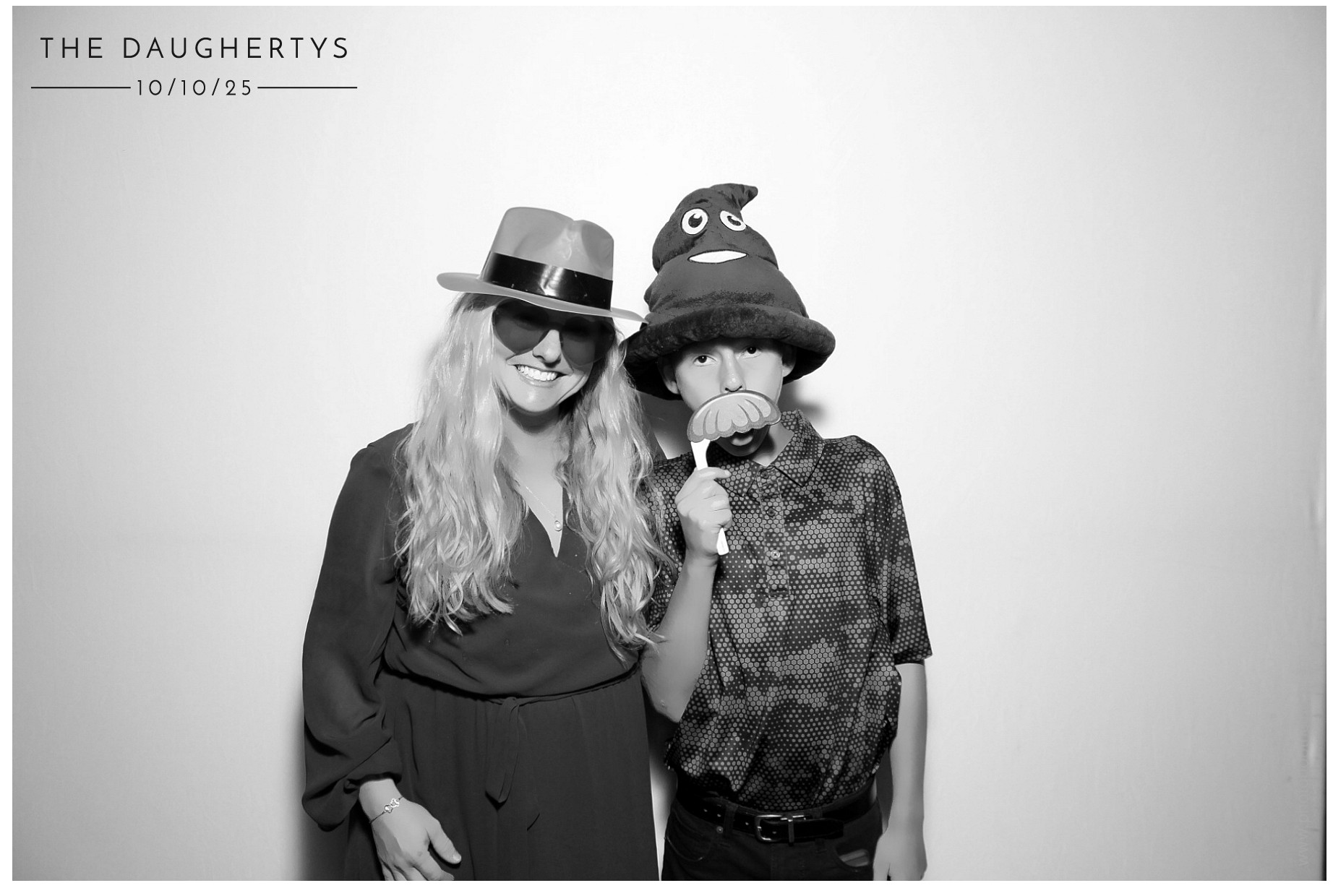 The Daugherty's | View more photos from the event at gallery.photoboothcincy.com/u/PhotoBoothCincy/The-Daughertys