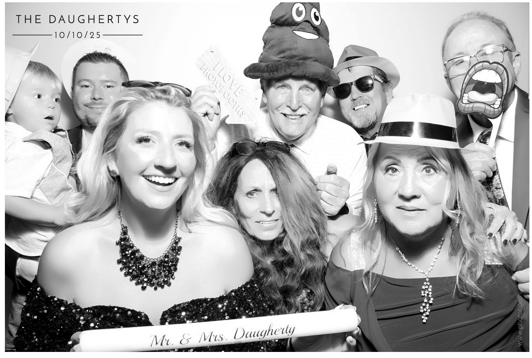 The Daugherty's | View more photos from the event at gallery.photoboothcincy.com/u/PhotoBoothCincy/The-Daughertys