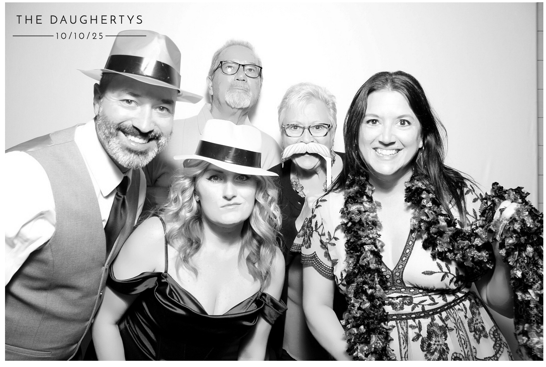 The Daugherty's | View more photos from the event at gallery.photoboothcincy.com/u/PhotoBoothCincy/The-Daughertys