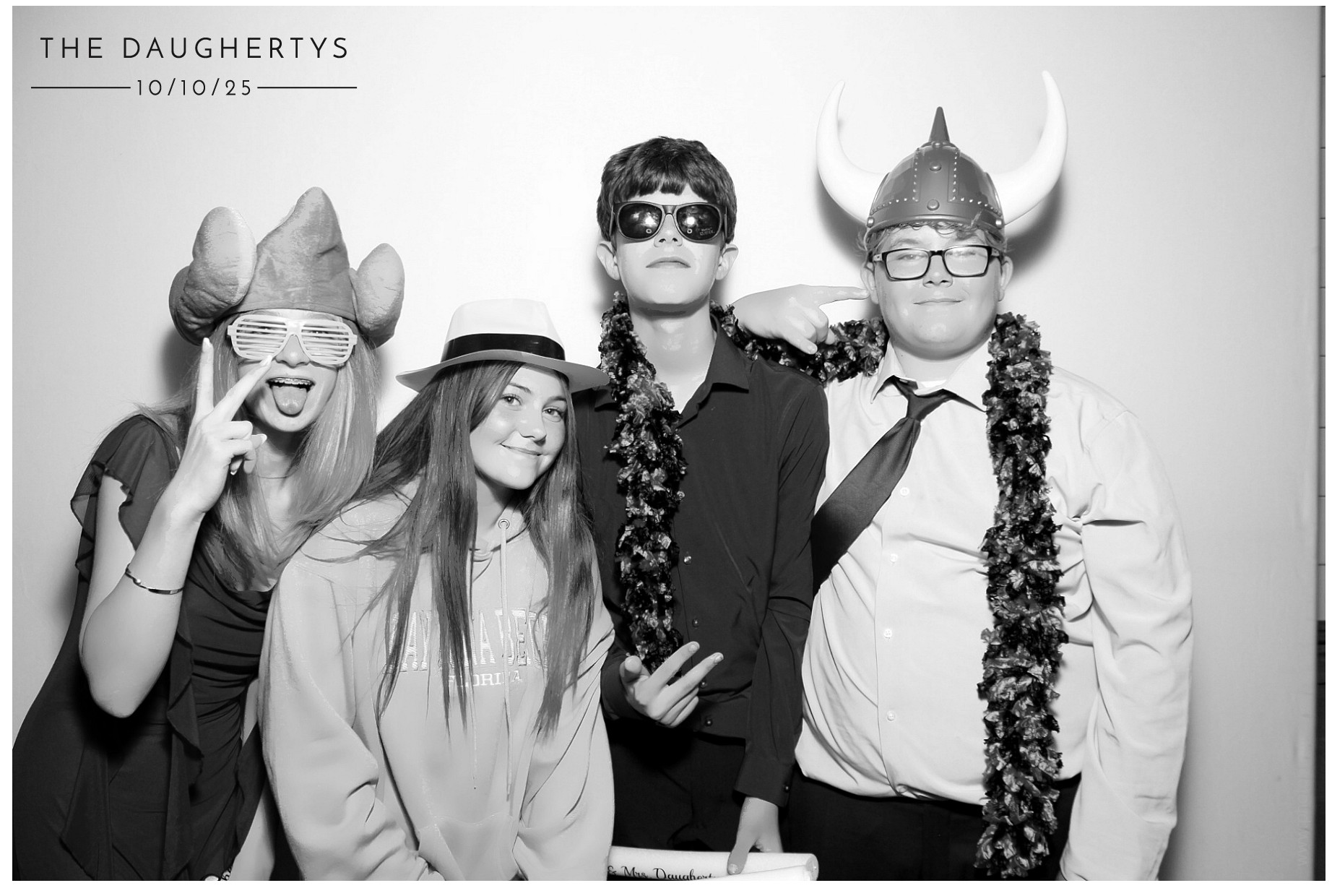 The Daugherty's | View more photos from the event at gallery.photoboothcincy.com/u/PhotoBoothCincy/The-Daughertys