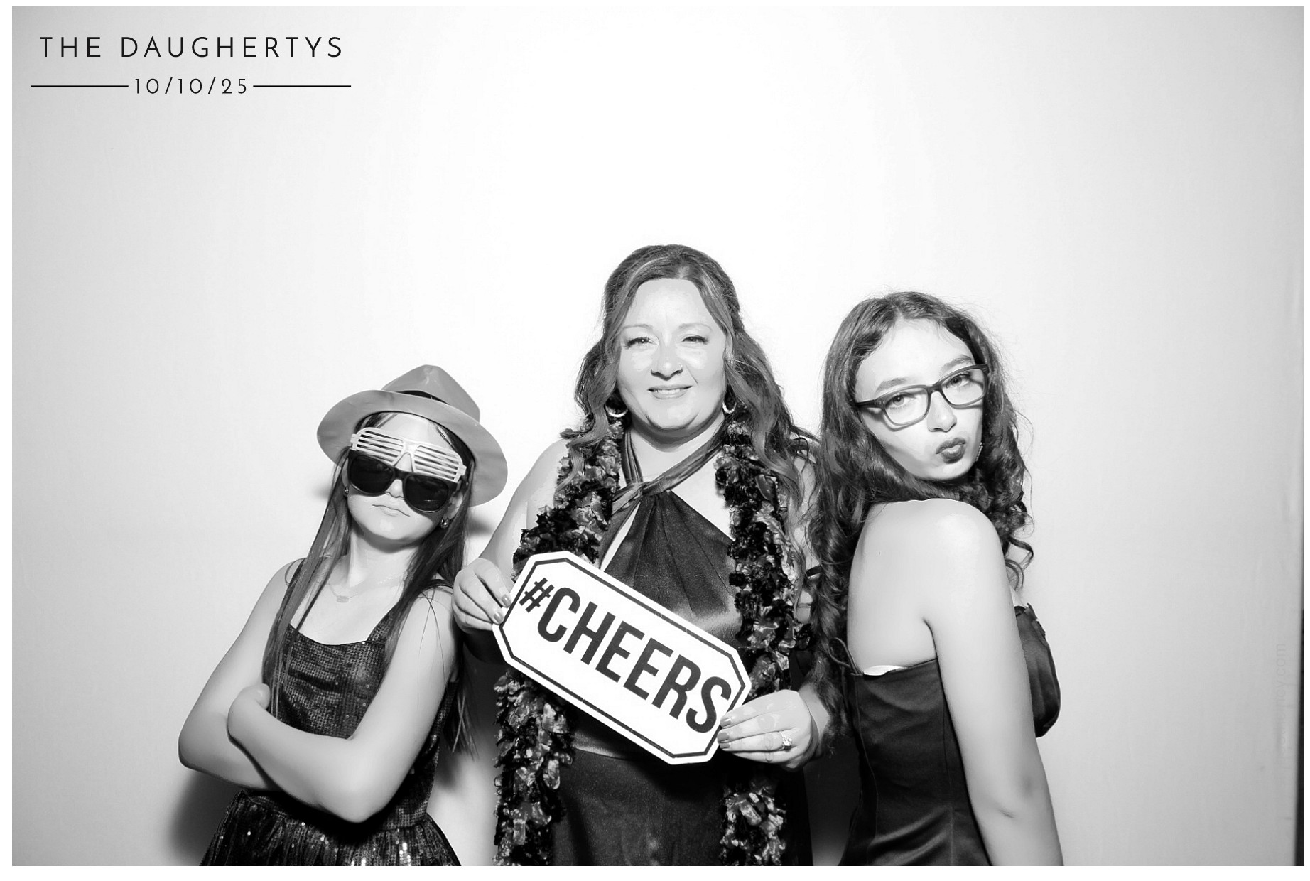 The Daugherty's | View more photos from the event at gallery.photoboothcincy.com/u/PhotoBoothCincy/The-Daughertys