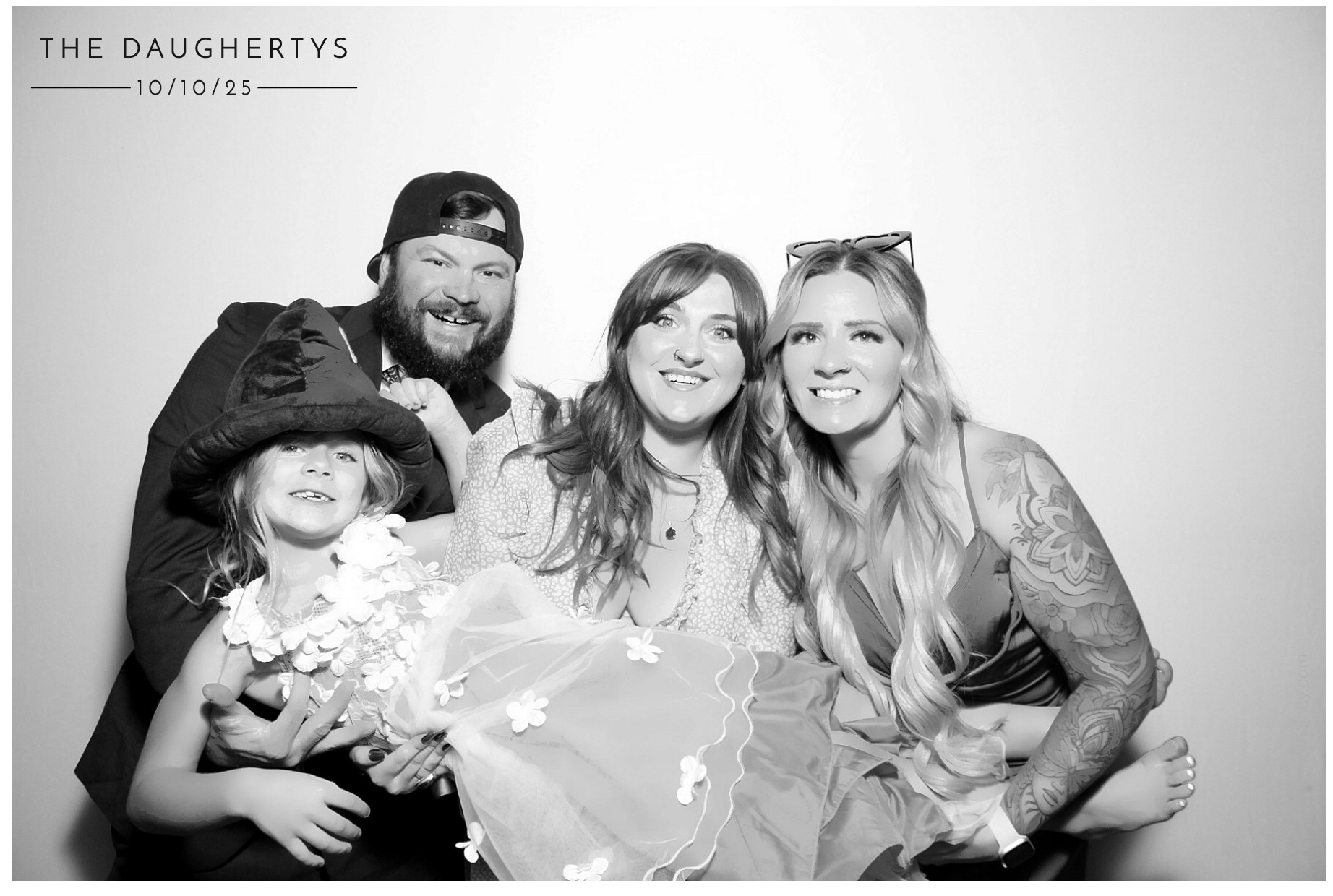 The Daugherty's | View more photos from the event at gallery.photoboothcincy.com/u/PhotoBoothCincy/The-Daughertys