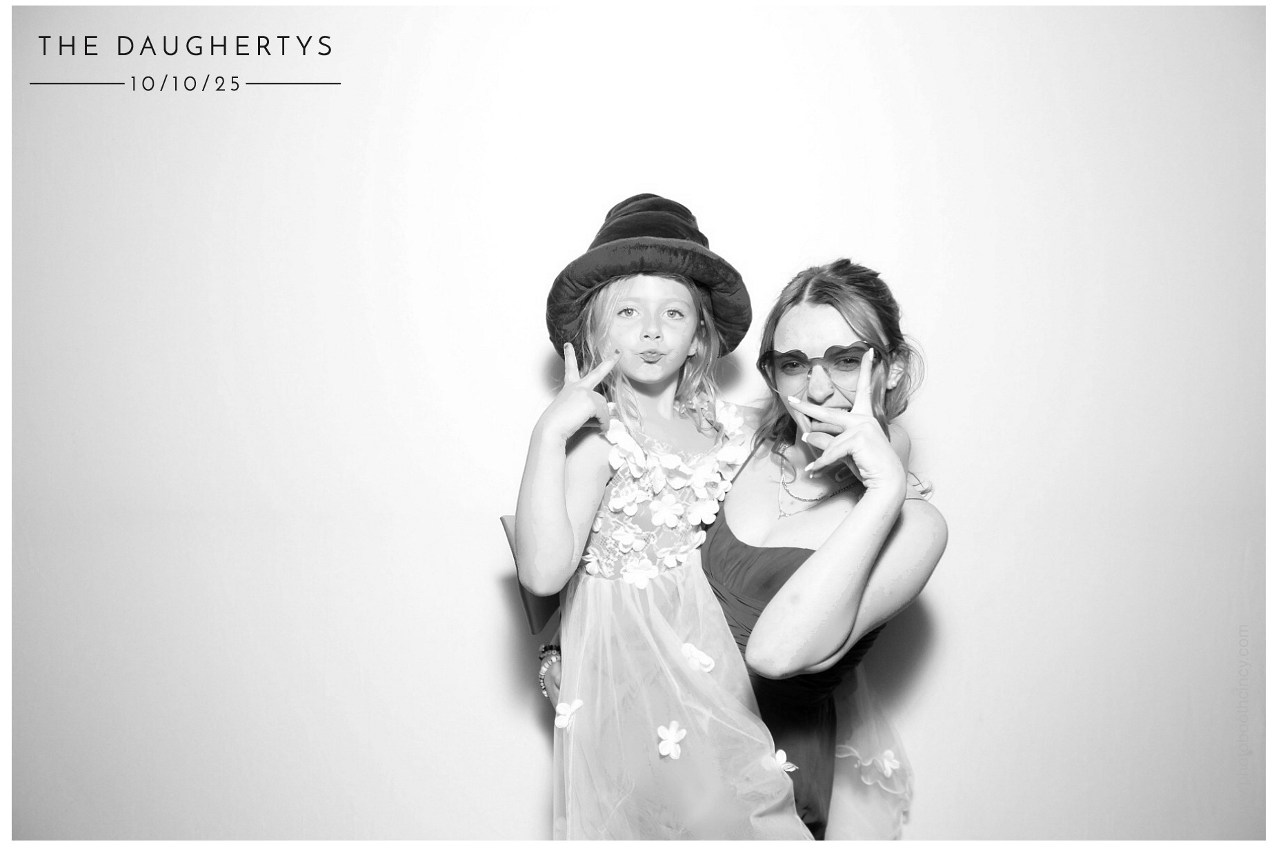 The Daugherty's | View more photos from the event at gallery.photoboothcincy.com/u/PhotoBoothCincy/The-Daughertys