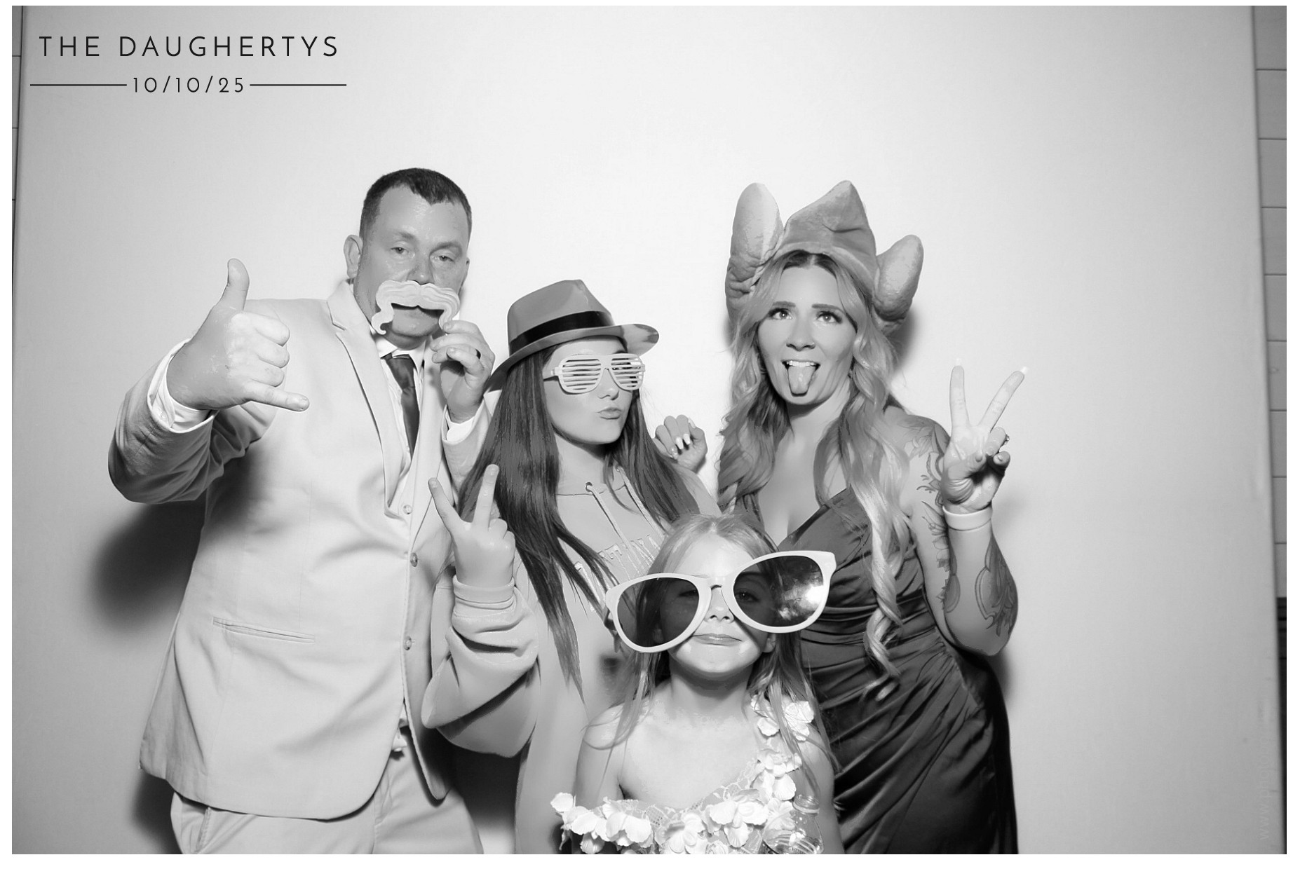 The Daugherty's | View more photos from the event at gallery.photoboothcincy.com/u/PhotoBoothCincy/The-Daughertys