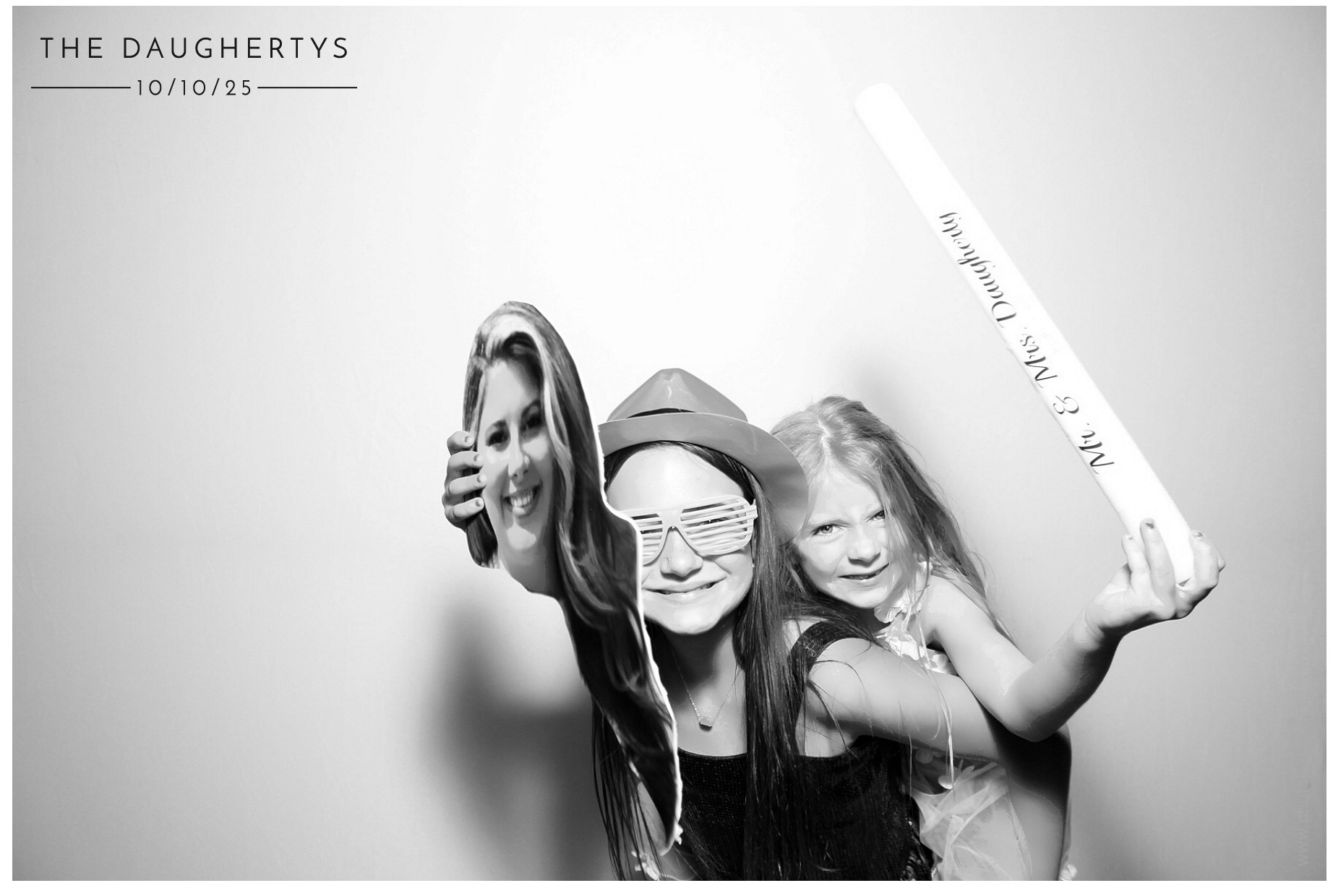 The Daugherty's | View more photos from the event at gallery.photoboothcincy.com/u/PhotoBoothCincy/The-Daughertys