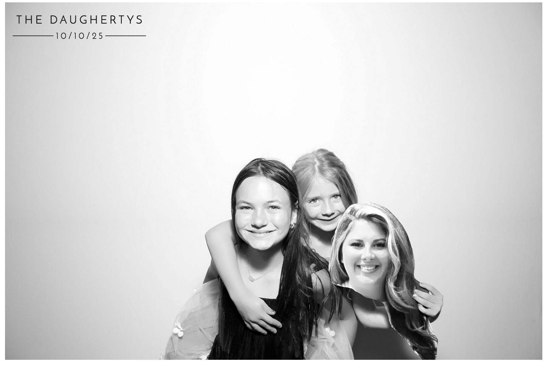 The Daugherty's | View more photos from the event at gallery.photoboothcincy.com/u/PhotoBoothCincy/The-Daughertys