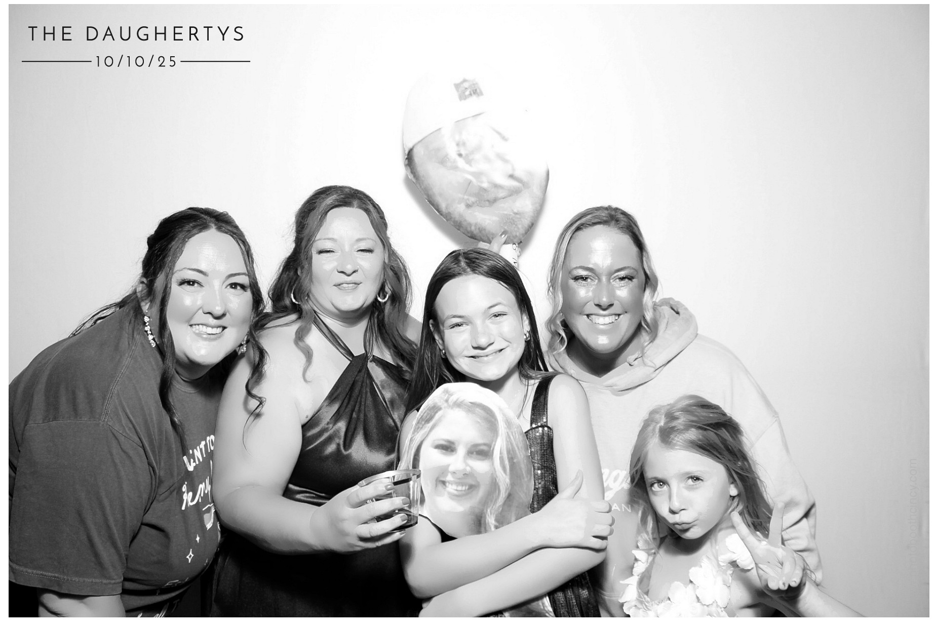 The Daugherty's | View more photos from the event at gallery.photoboothcincy.com/u/PhotoBoothCincy/The-Daughertys