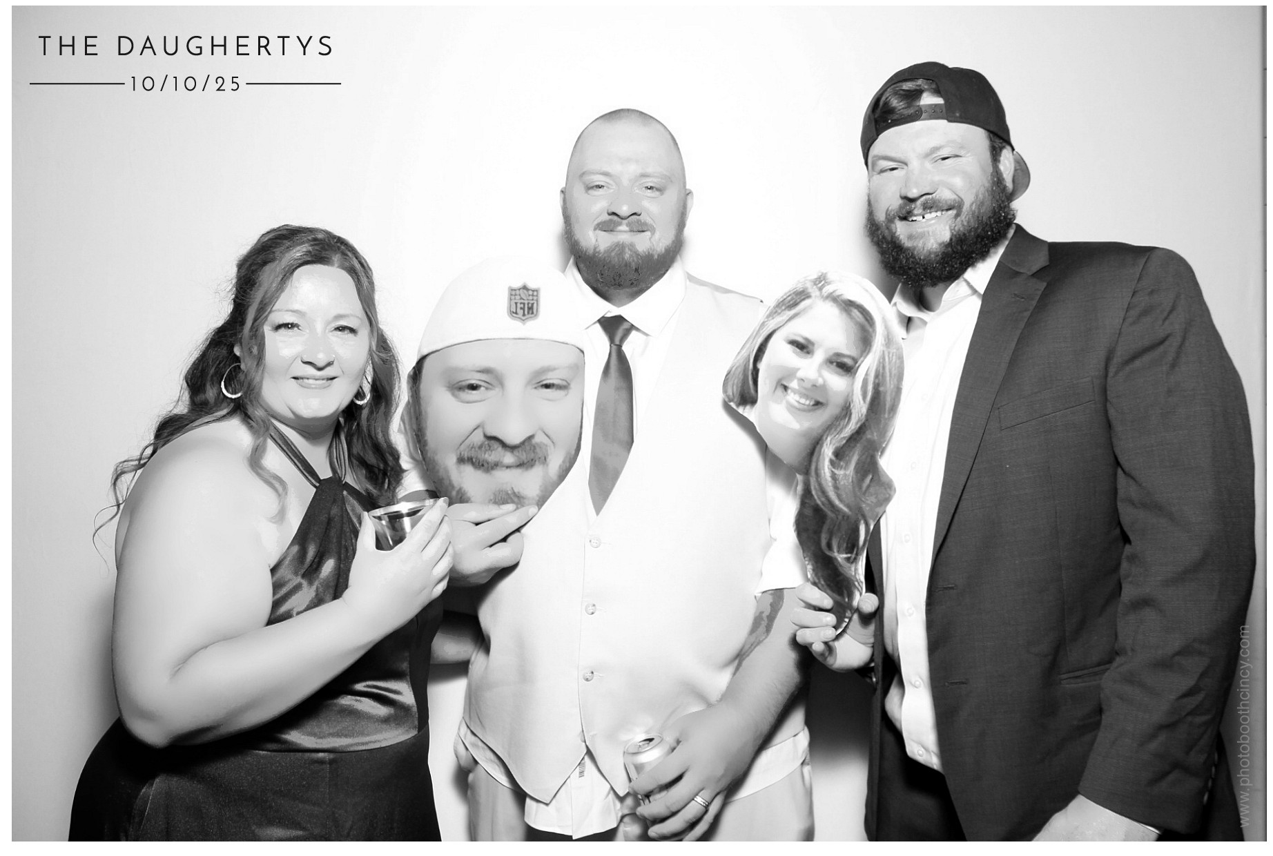 The Daugherty's | View more photos from the event at gallery.photoboothcincy.com/u/PhotoBoothCincy/The-Daughertys