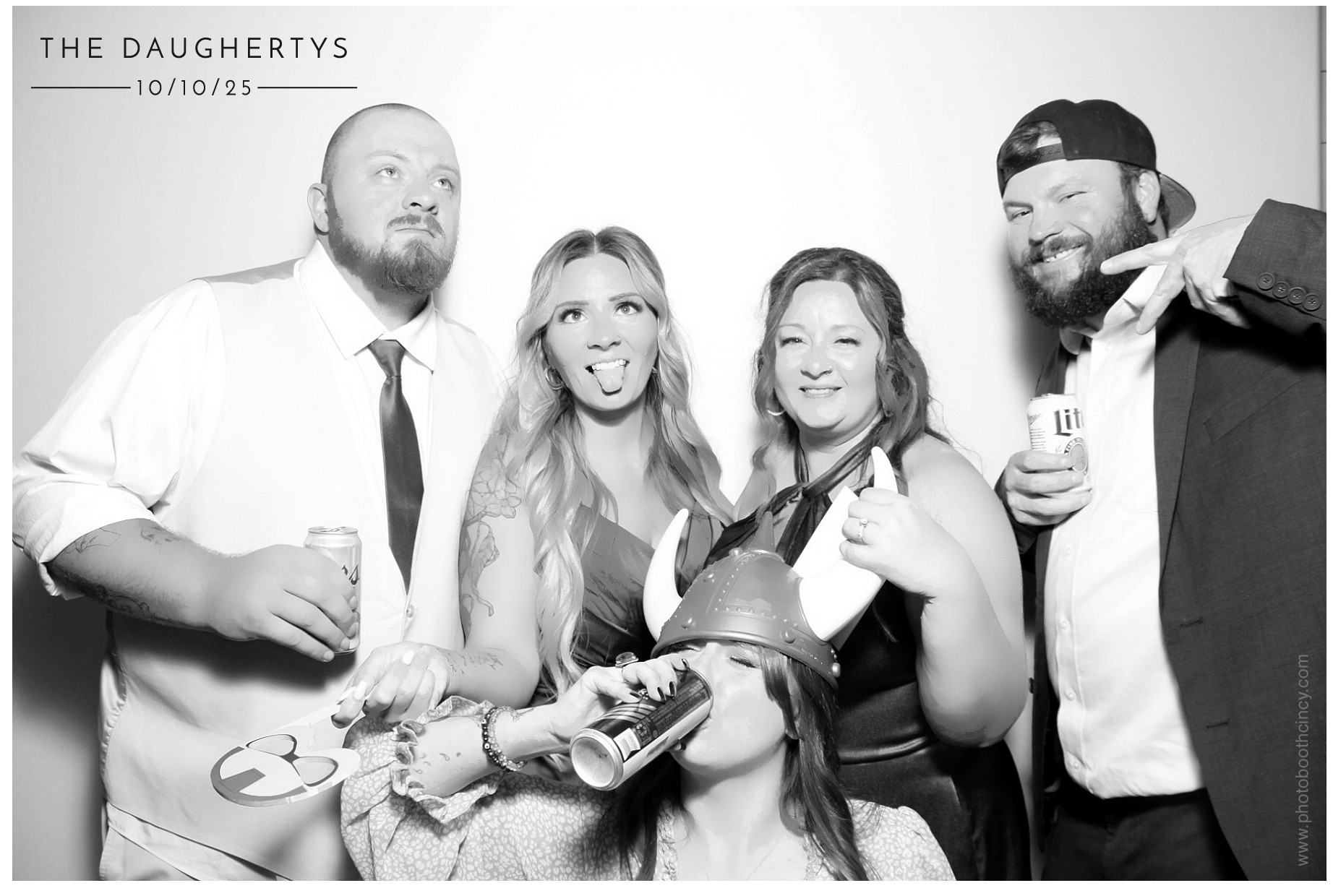 The Daugherty's | View more photos from the event at gallery.photoboothcincy.com/u/PhotoBoothCincy/The-Daughertys