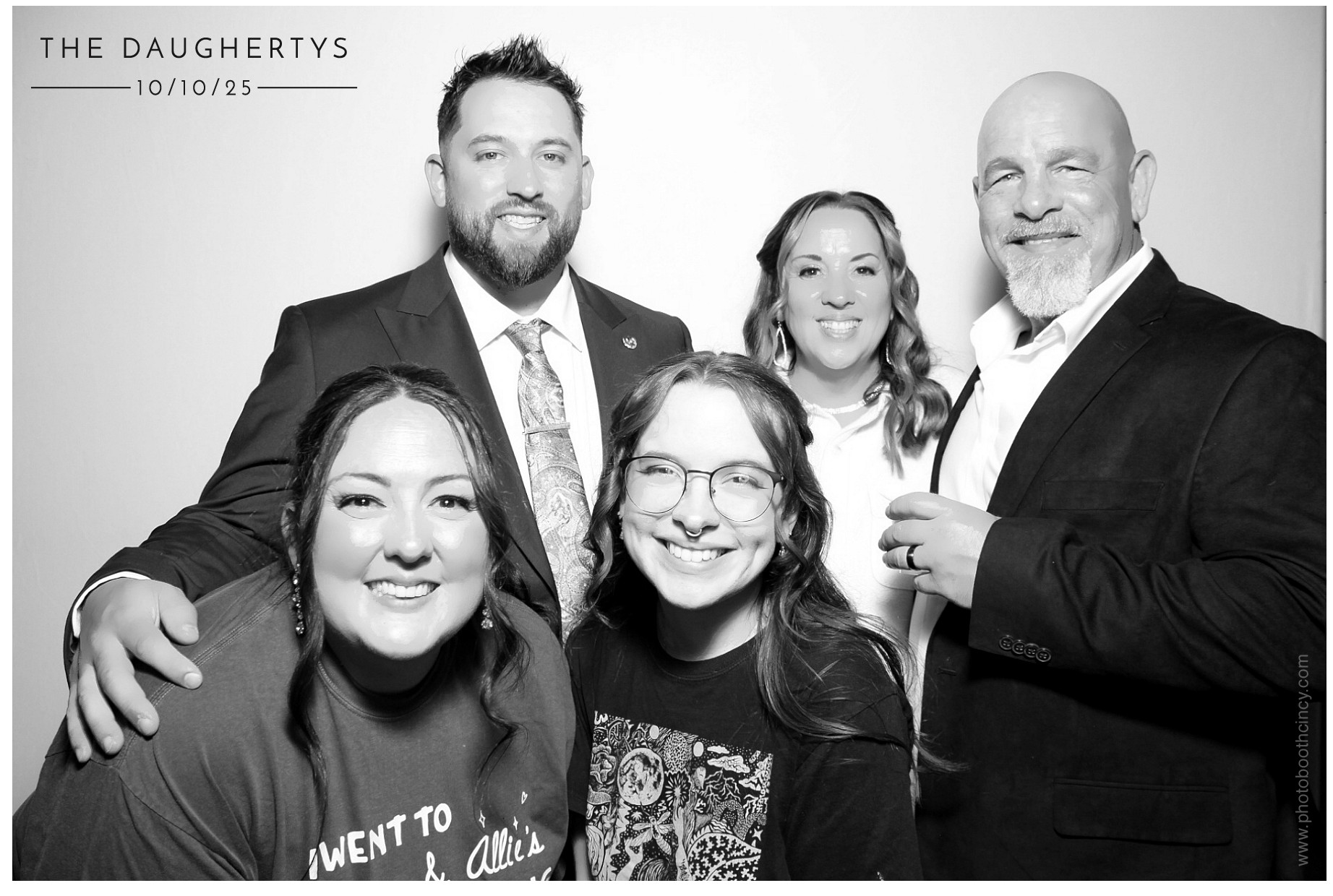The Daugherty's | View more photos from the event at gallery.photoboothcincy.com/u/PhotoBoothCincy/The-Daughertys