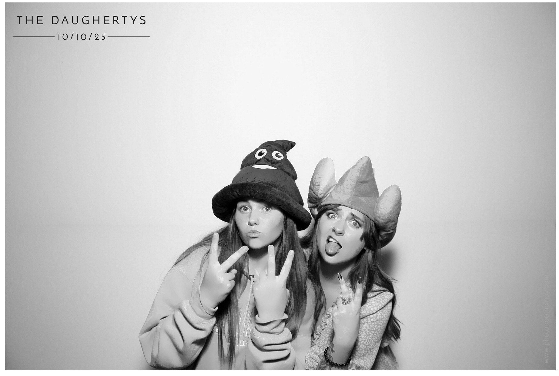 The Daugherty's | View more photos from the event at gallery.photoboothcincy.com/u/PhotoBoothCincy/The-Daughertys