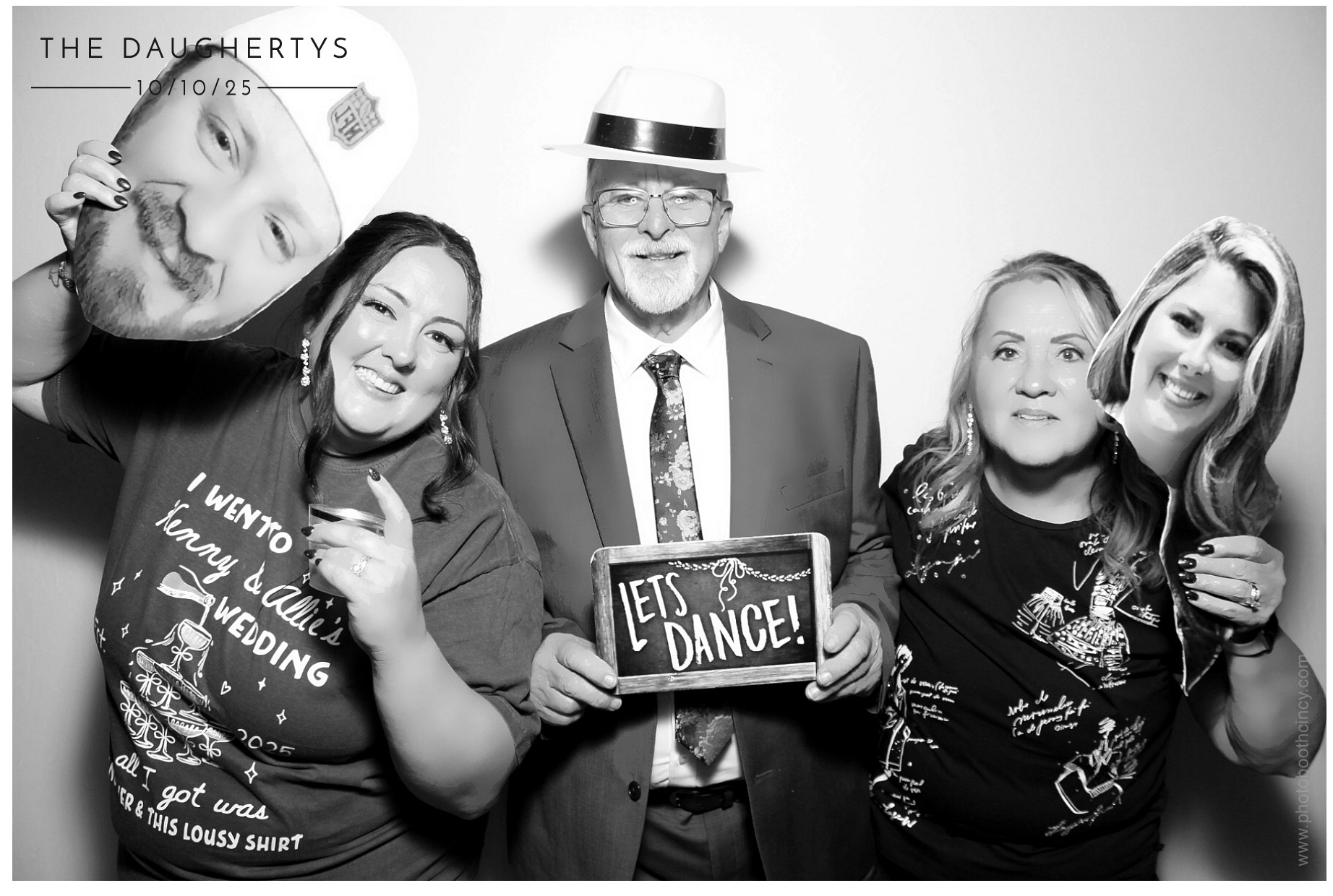 The Daugherty's | View more photos from the event at gallery.photoboothcincy.com/u/PhotoBoothCincy/The-Daughertys