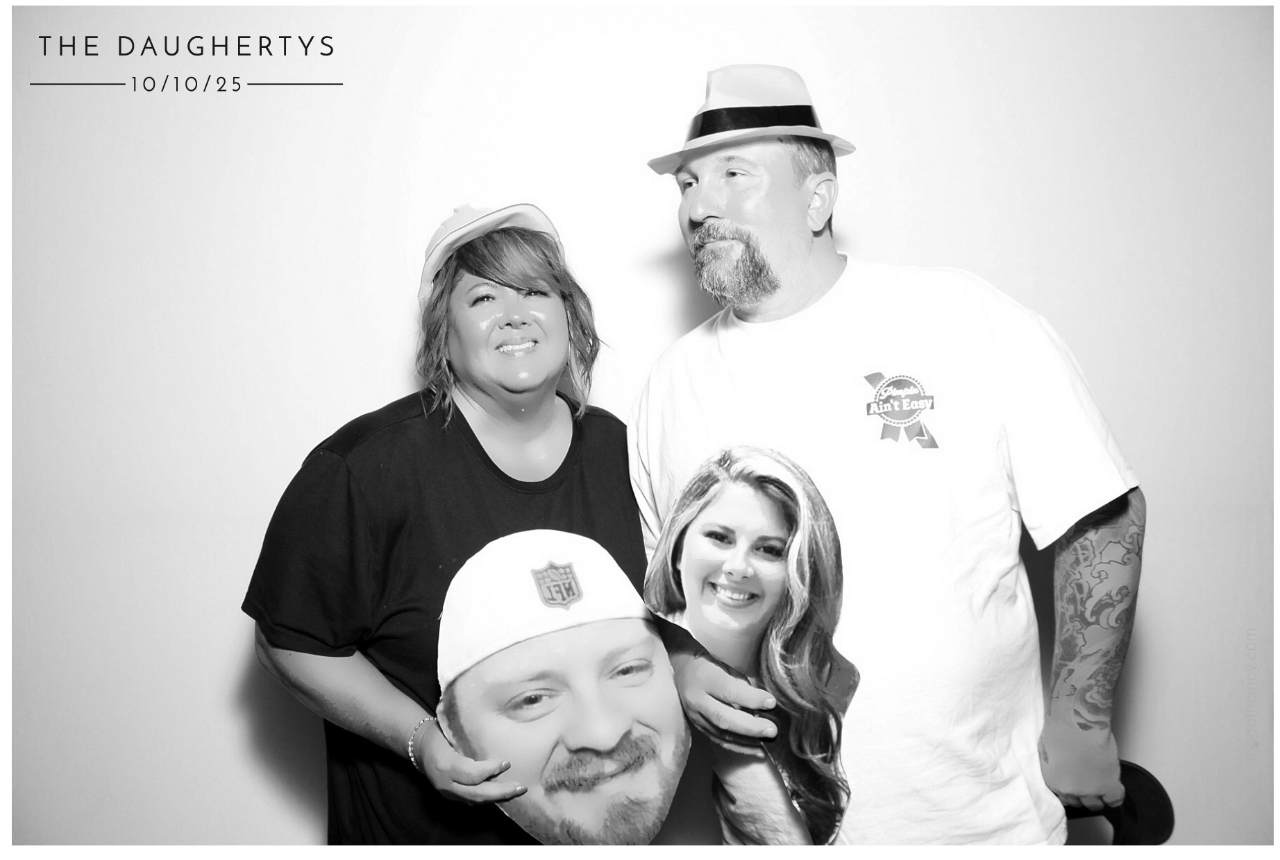 The Daugherty's | View more photos from the event at gallery.photoboothcincy.com/u/PhotoBoothCincy/The-Daughertys