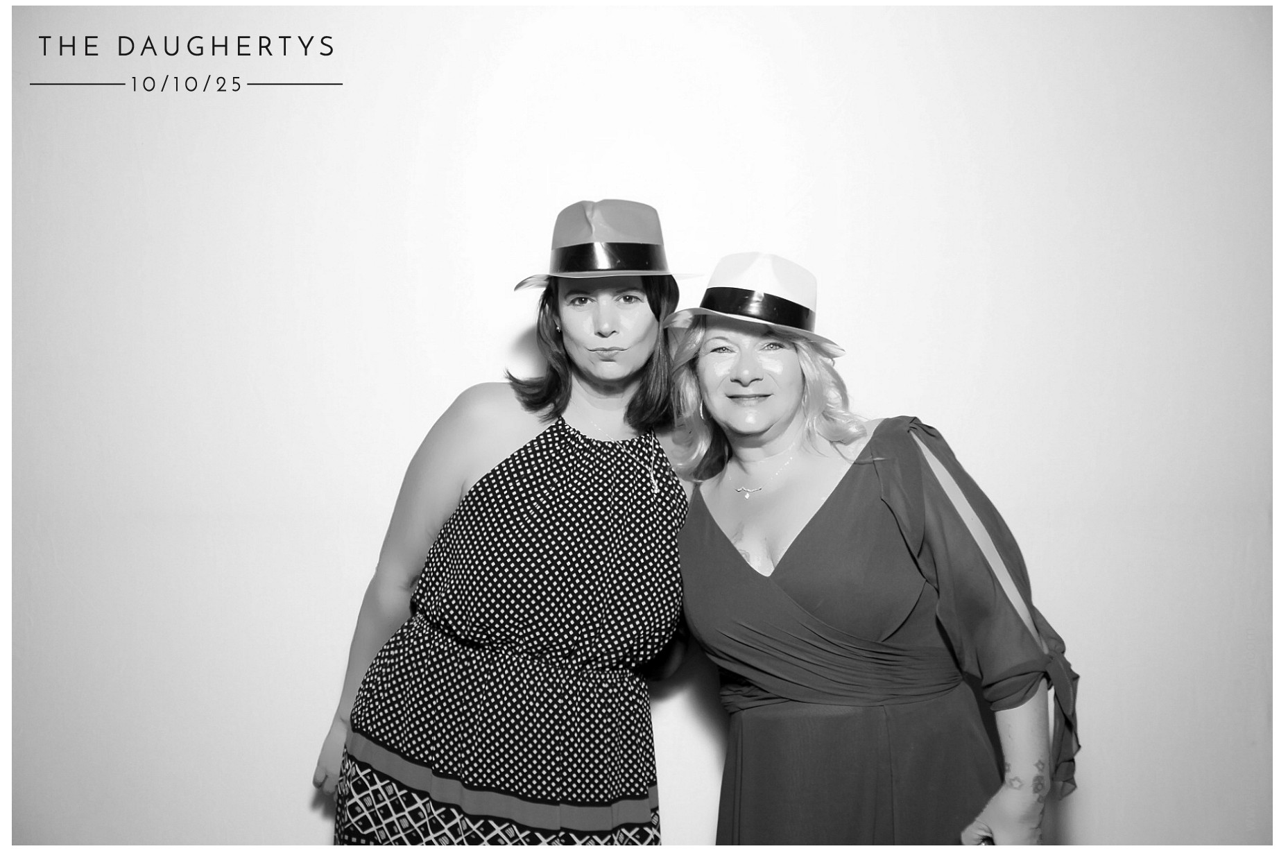 The Daugherty's | View more photos from the event at gallery.photoboothcincy.com/u/PhotoBoothCincy/The-Daughertys