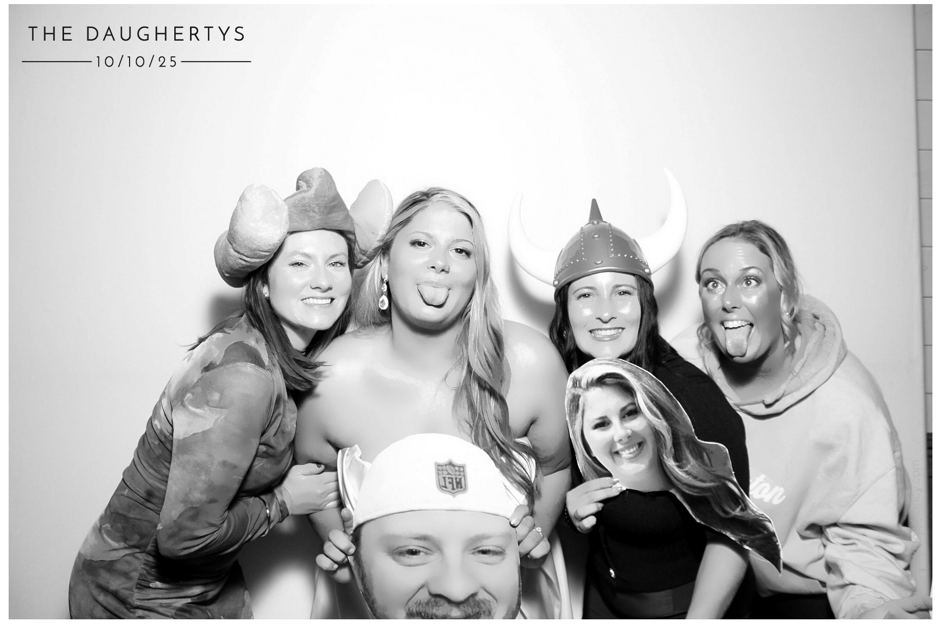 The Daugherty's | View more photos from the event at gallery.photoboothcincy.com/u/PhotoBoothCincy/The-Daughertys