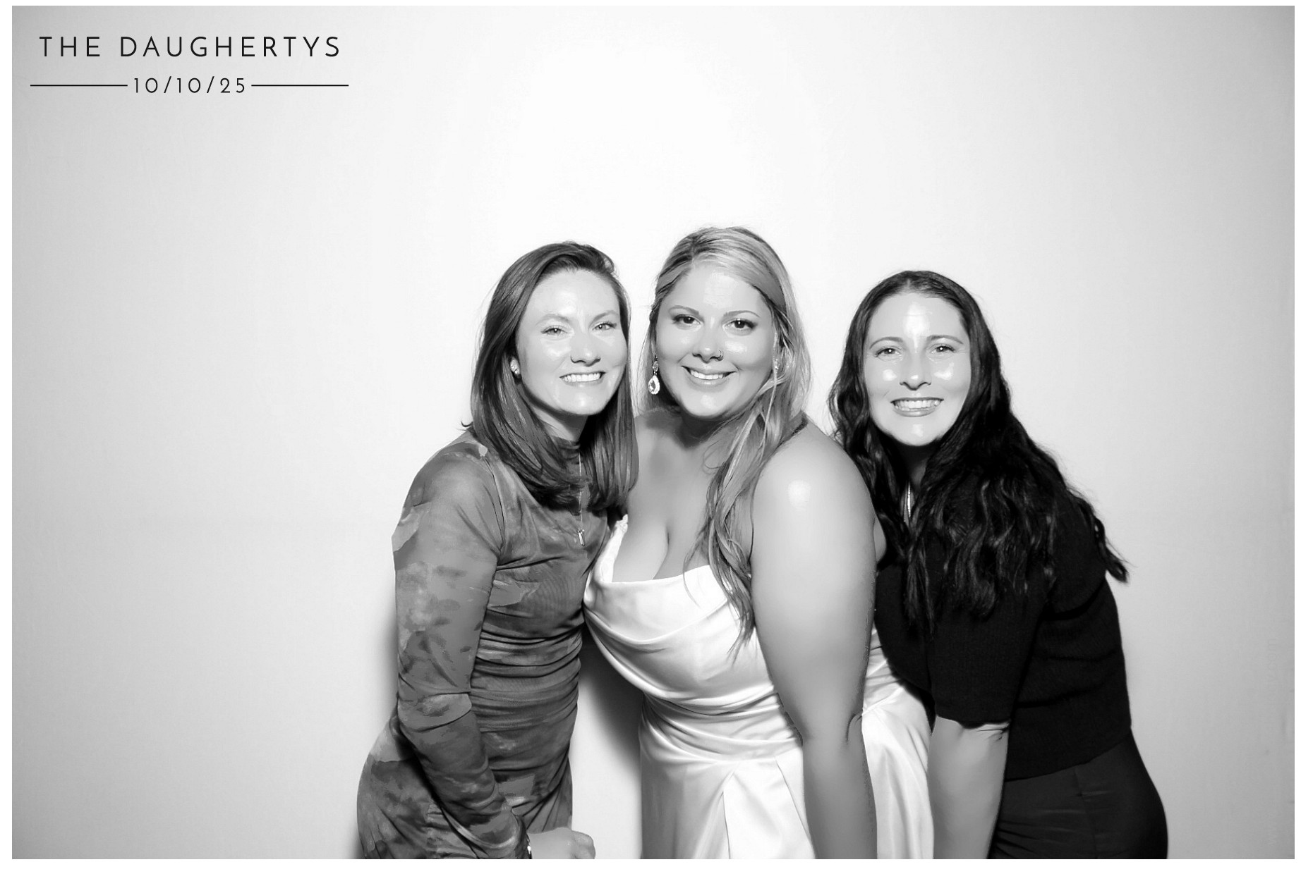 The Daugherty's | View more photos from the event at gallery.photoboothcincy.com/u/PhotoBoothCincy/The-Daughertys
