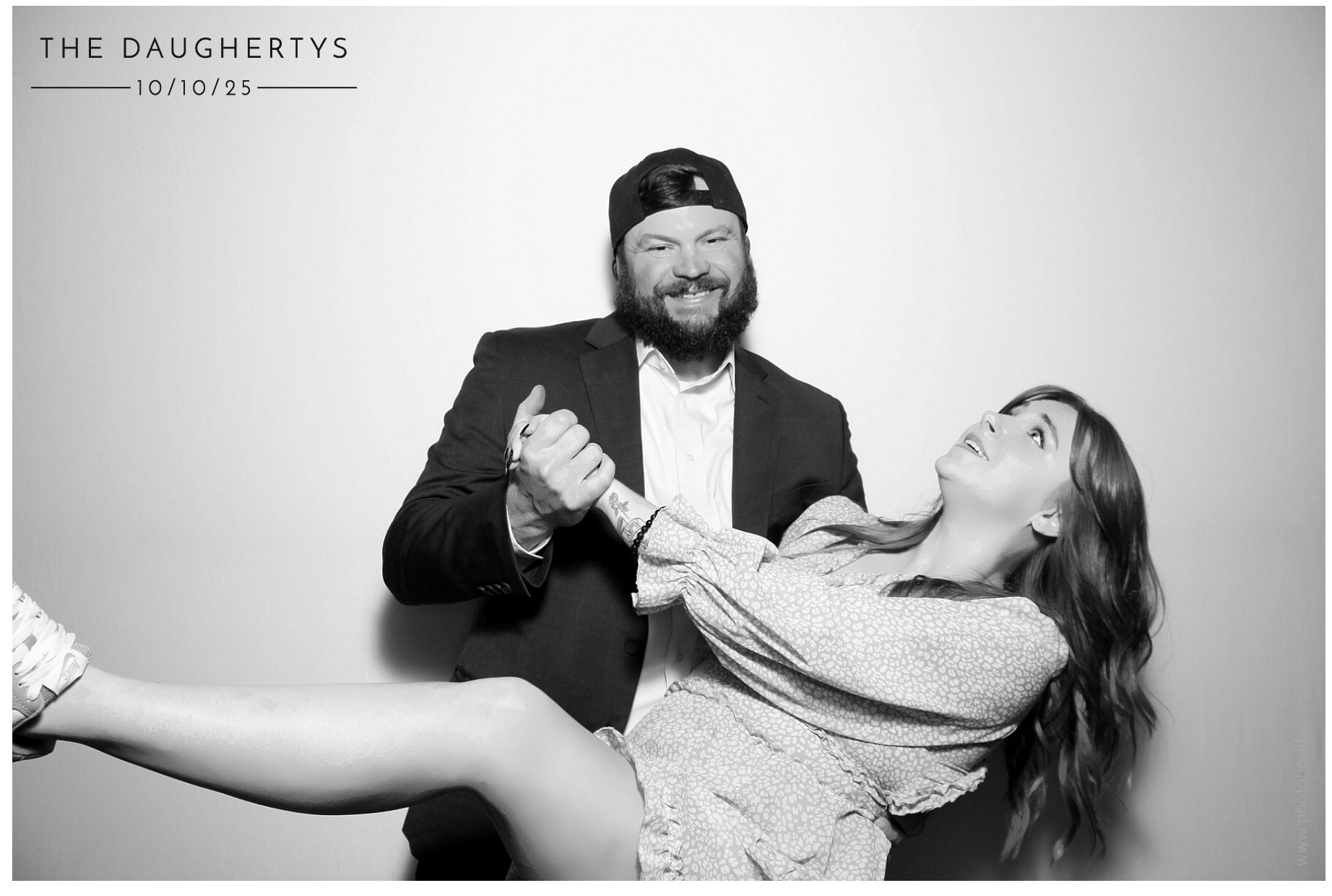 The Daugherty's | View more photos from the event at gallery.photoboothcincy.com/u/PhotoBoothCincy/The-Daughertys